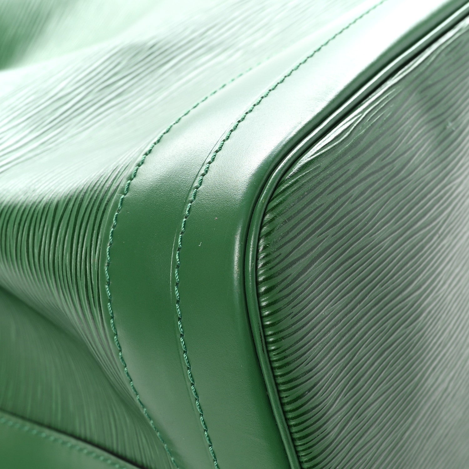 Louis Vuitton Epi Noe Borneo 11 of 13