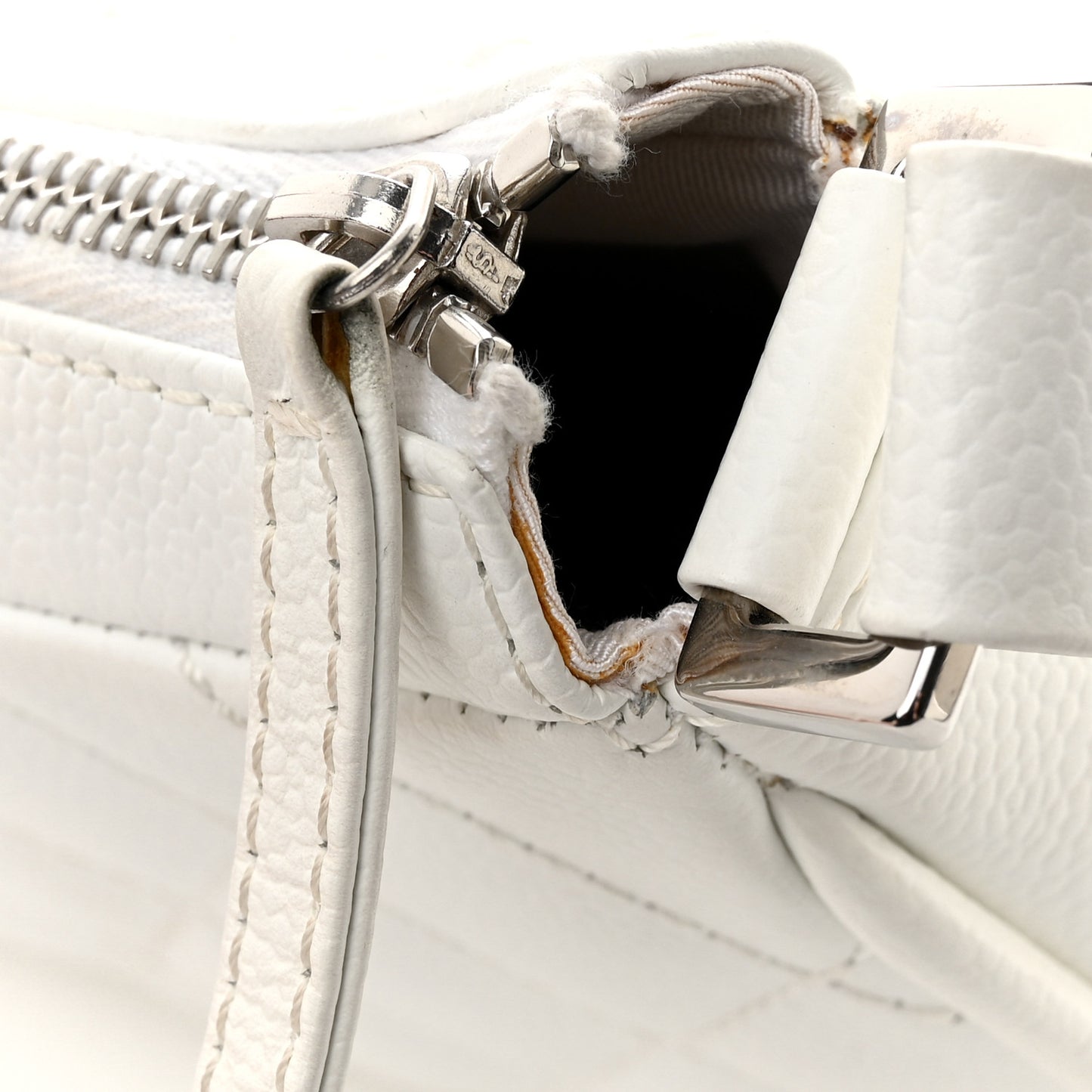 Caviar Quilted Timeless CC Shoulder Bag White