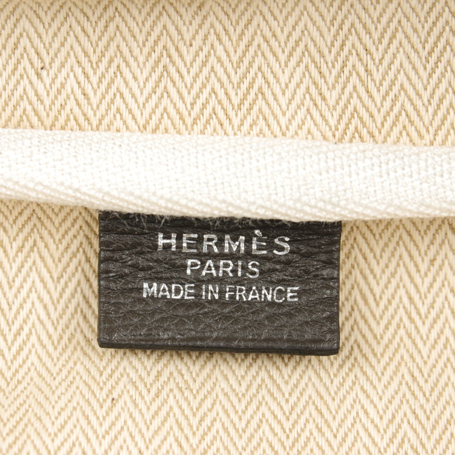 Hermes Toile Taurillon Clemence Victoria II 43 Ecru Graphite 9 of 16