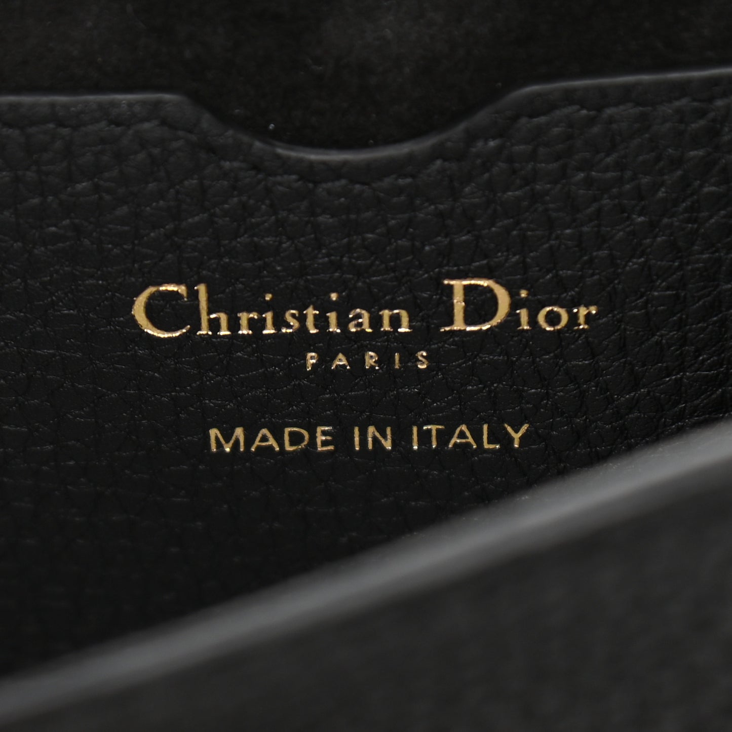 Grained Calfskin Medium Bobby Flap Black