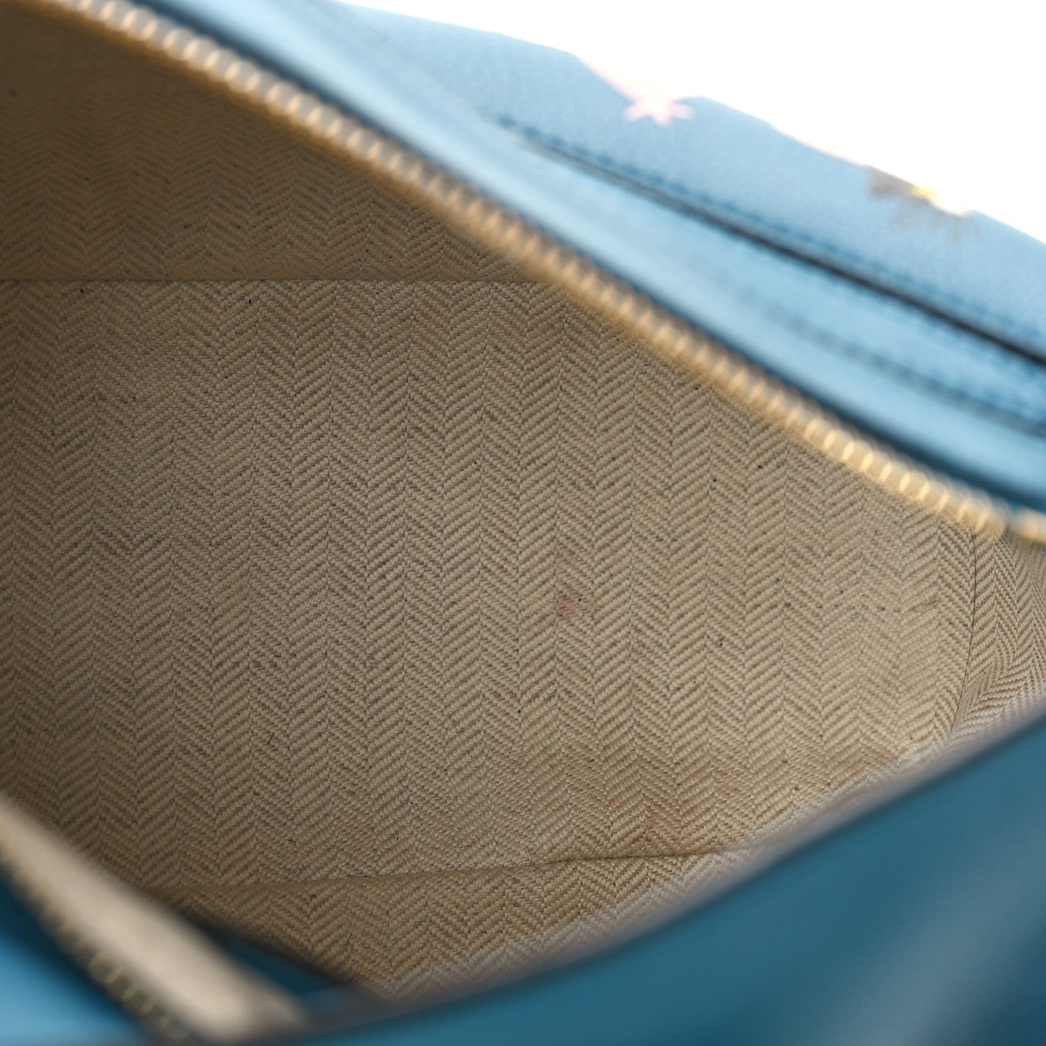 Loewe X SPIRITED AWAY Calfskin Bo Mouse Small Puzzle Bag Lagoon Blue 5 of 9