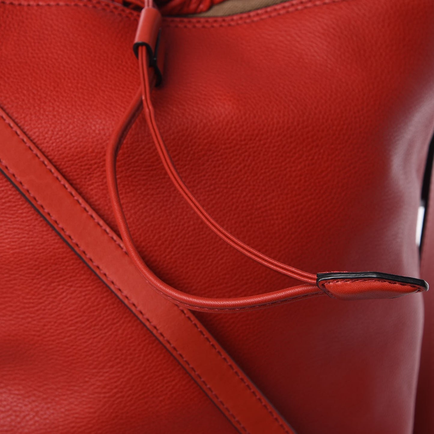 Grainy Calf Bucket Shoulder Bag Red