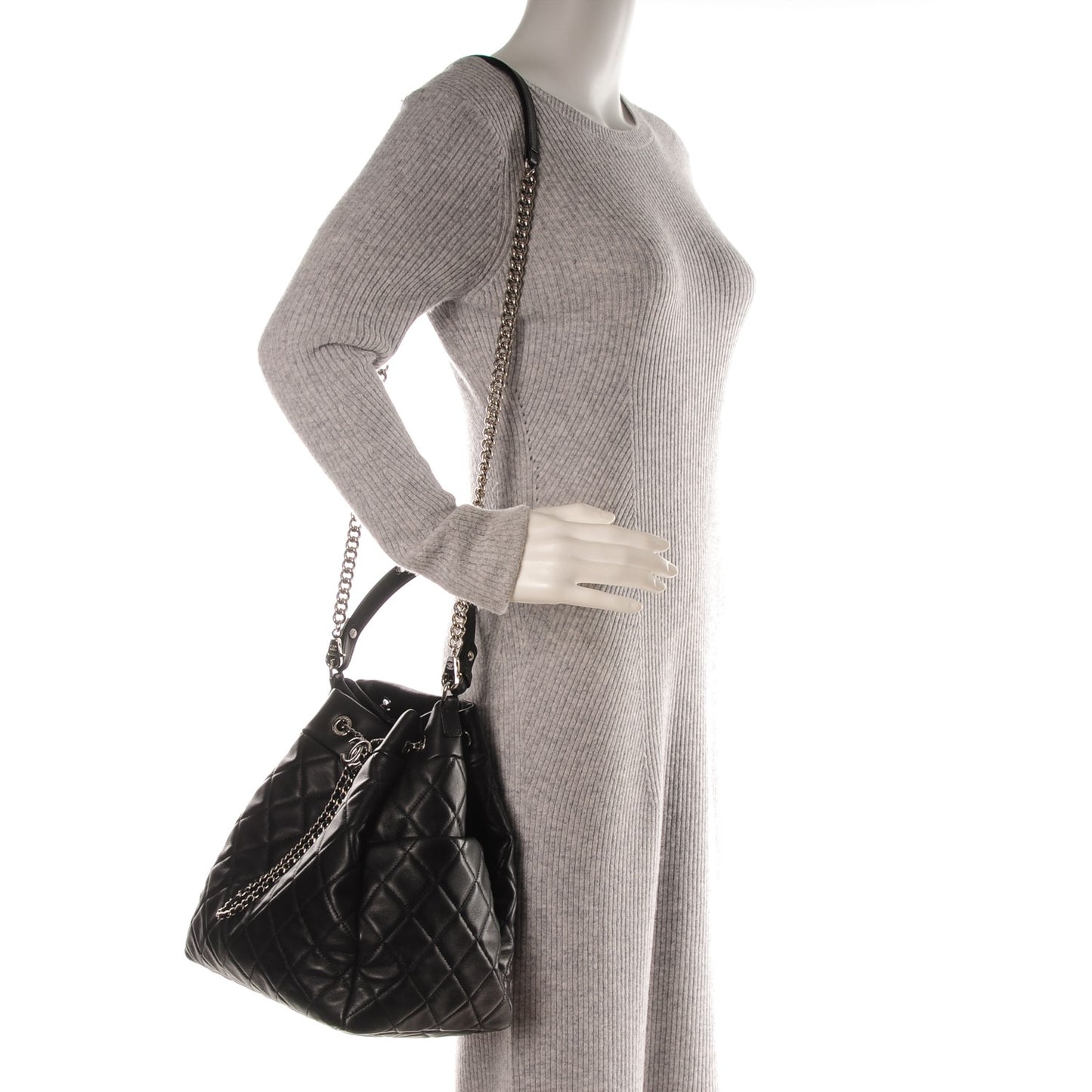Lambskin Quilted Large Chain Bucket Bag Black
