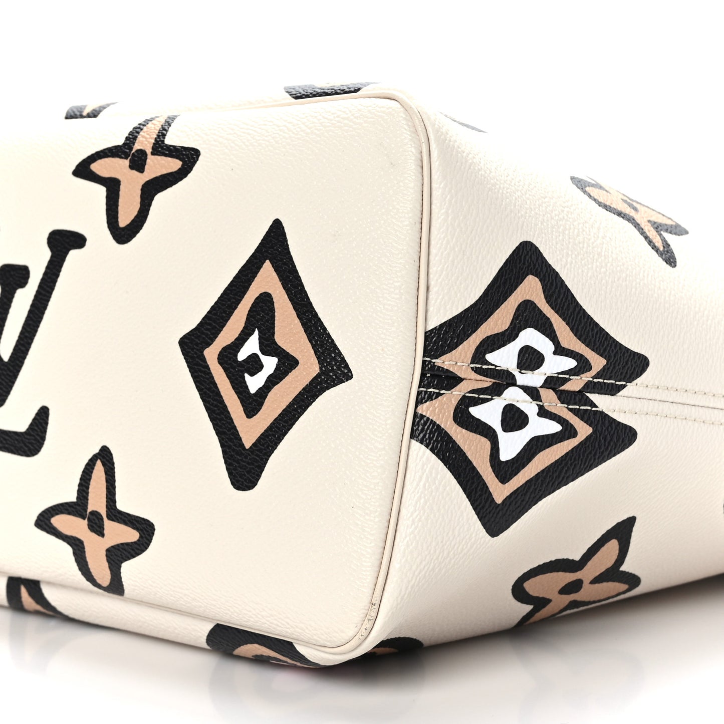 Monogram Giant Wild at Heart Neverfull MM Creme
