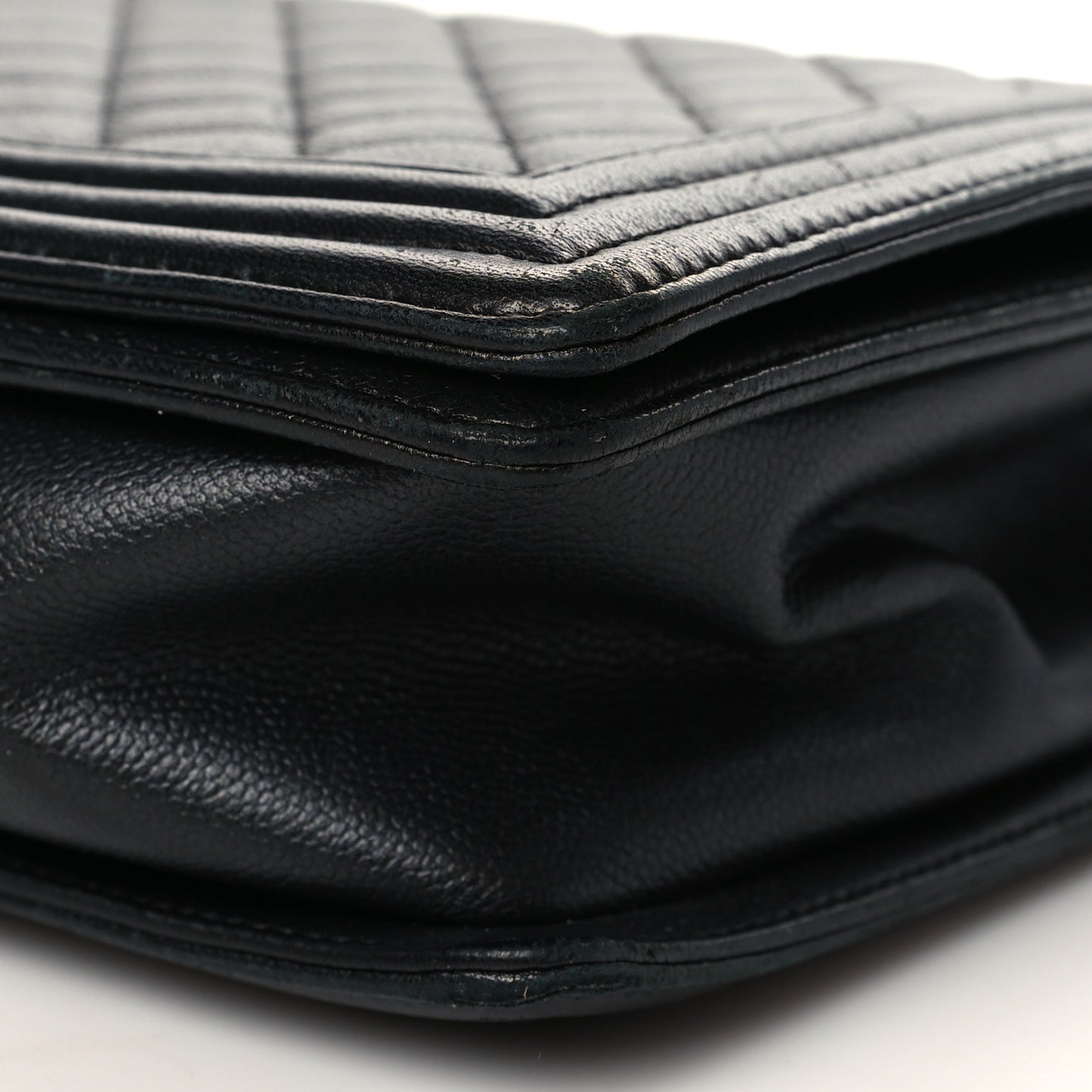 Caviar Quilted New Medium Boy Flap So Black