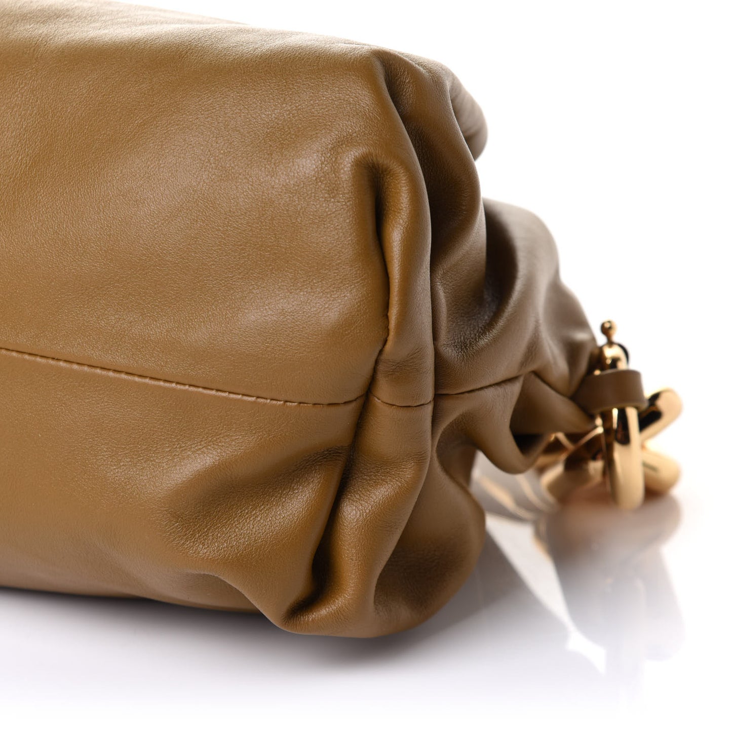 Calfskin The Pouch Chain Cammello