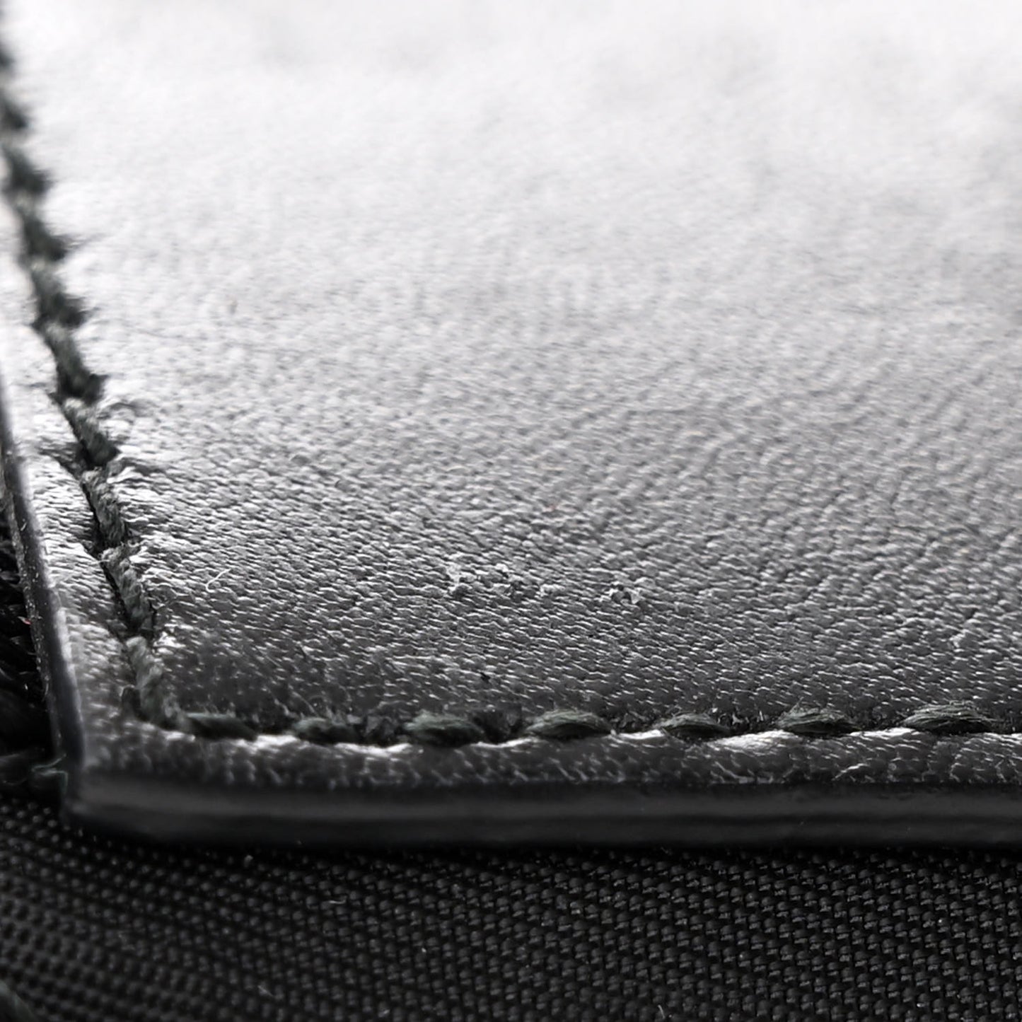 Nylon Vela Messenger Black