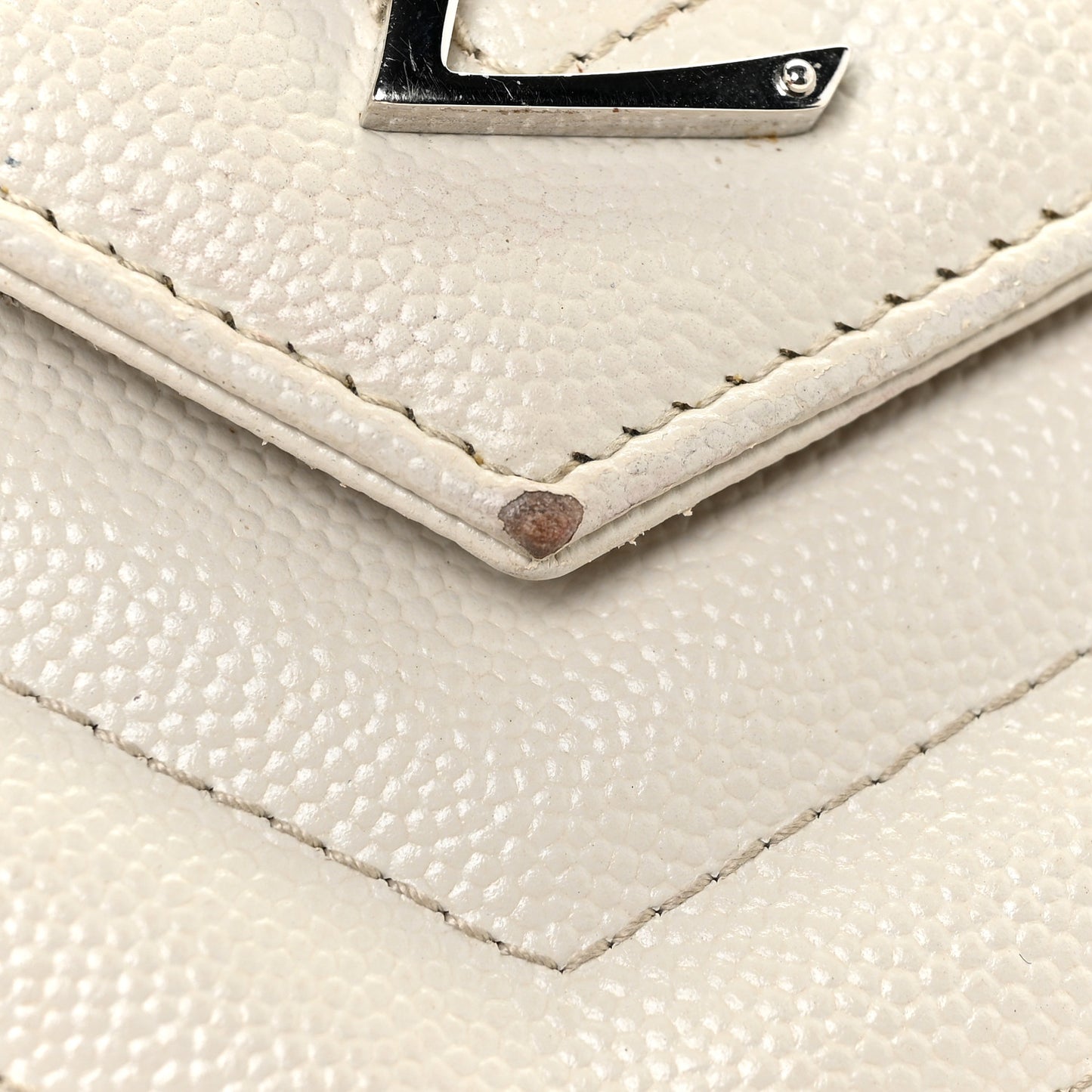 Grain De Poudre Matelasse Chevron Monogram Chain Wallet Icy White