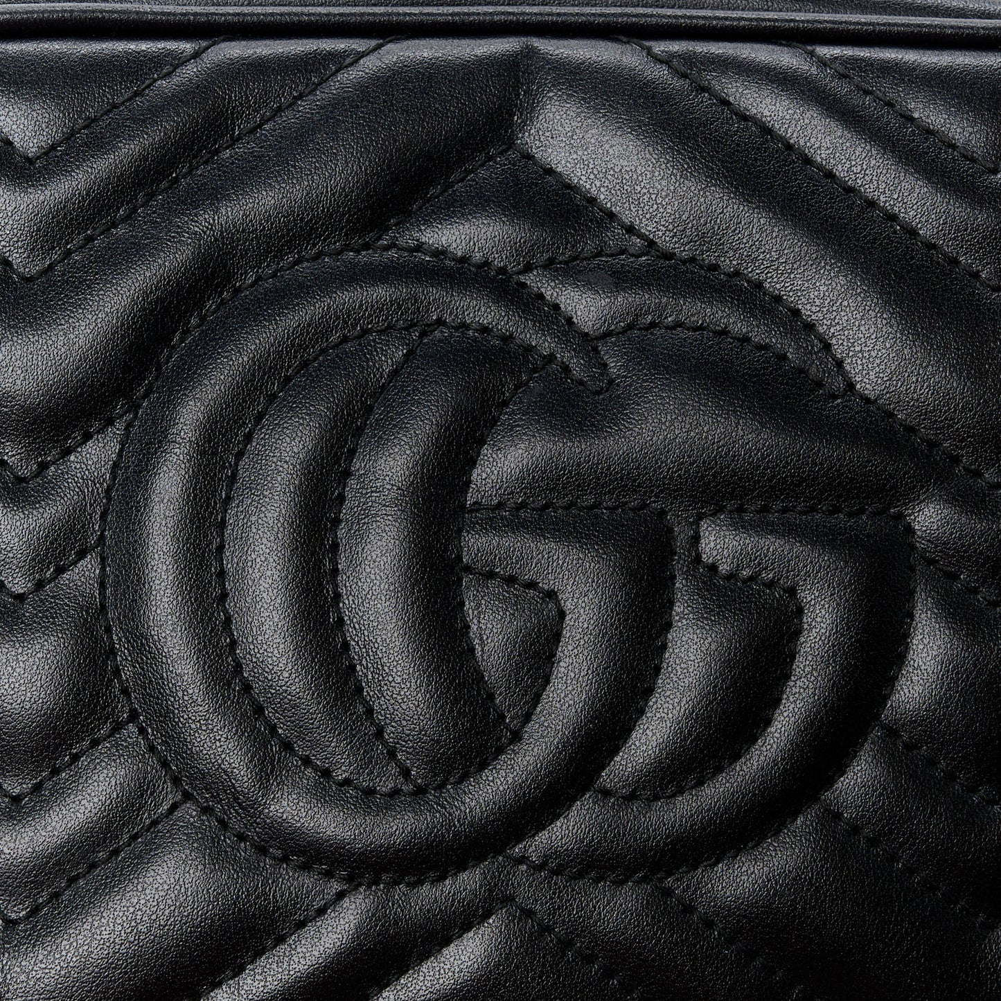 Calfskin Matelasse Small GG Marmont Chain Shoulder Bag Black
