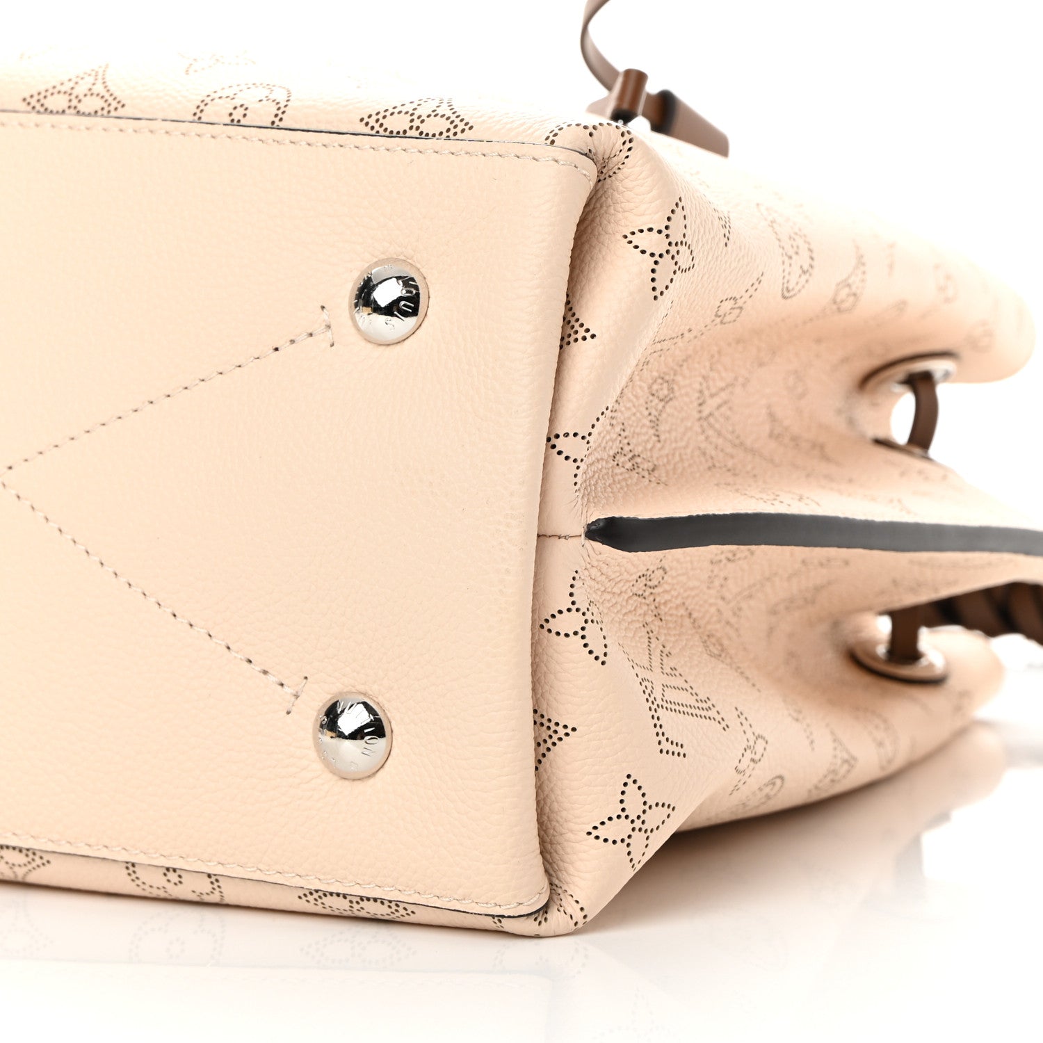 Louis Vuitton Mahina Muria Creme 9 of 10