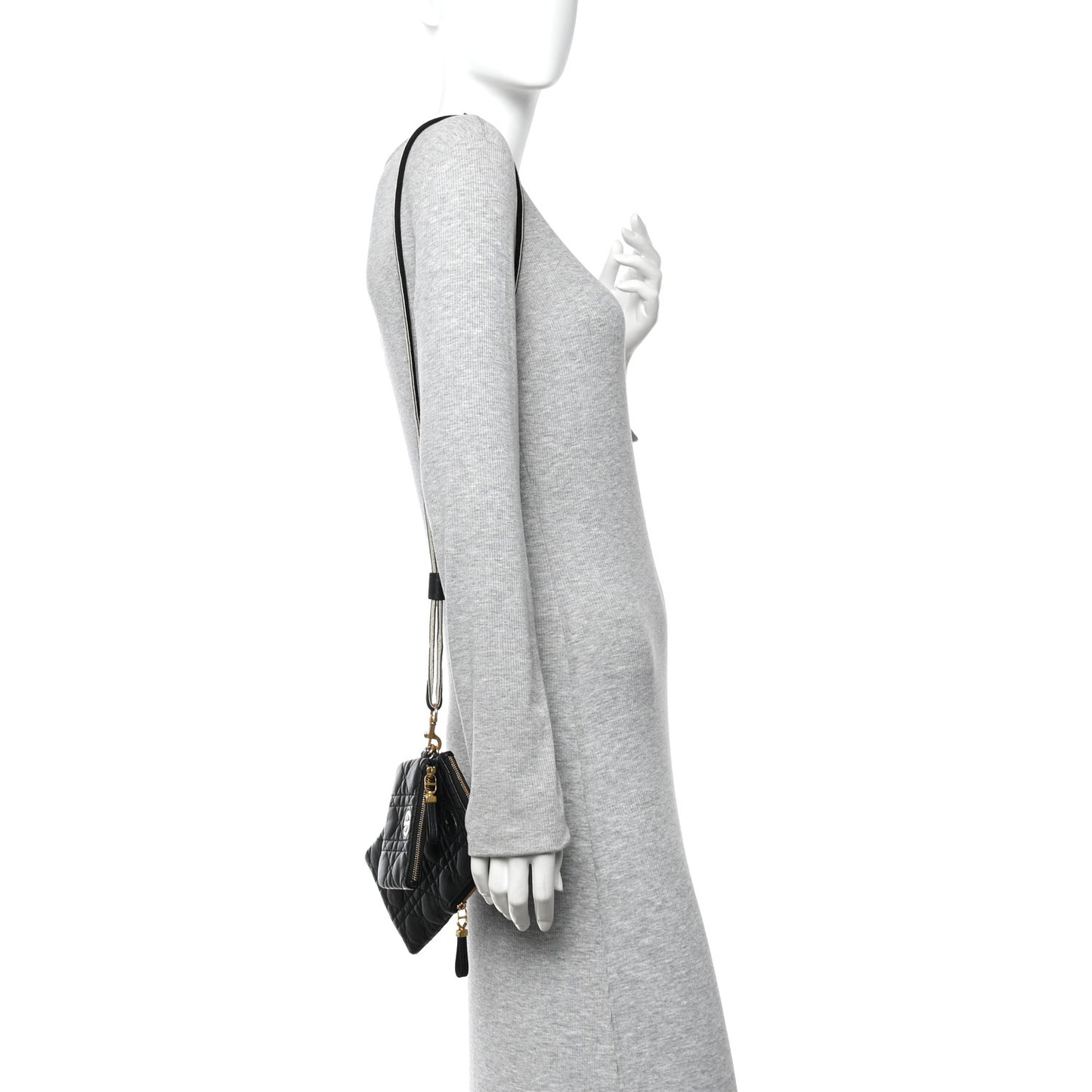 Supple Calfskin Cannage Caro Multifunctional Pouch Black
