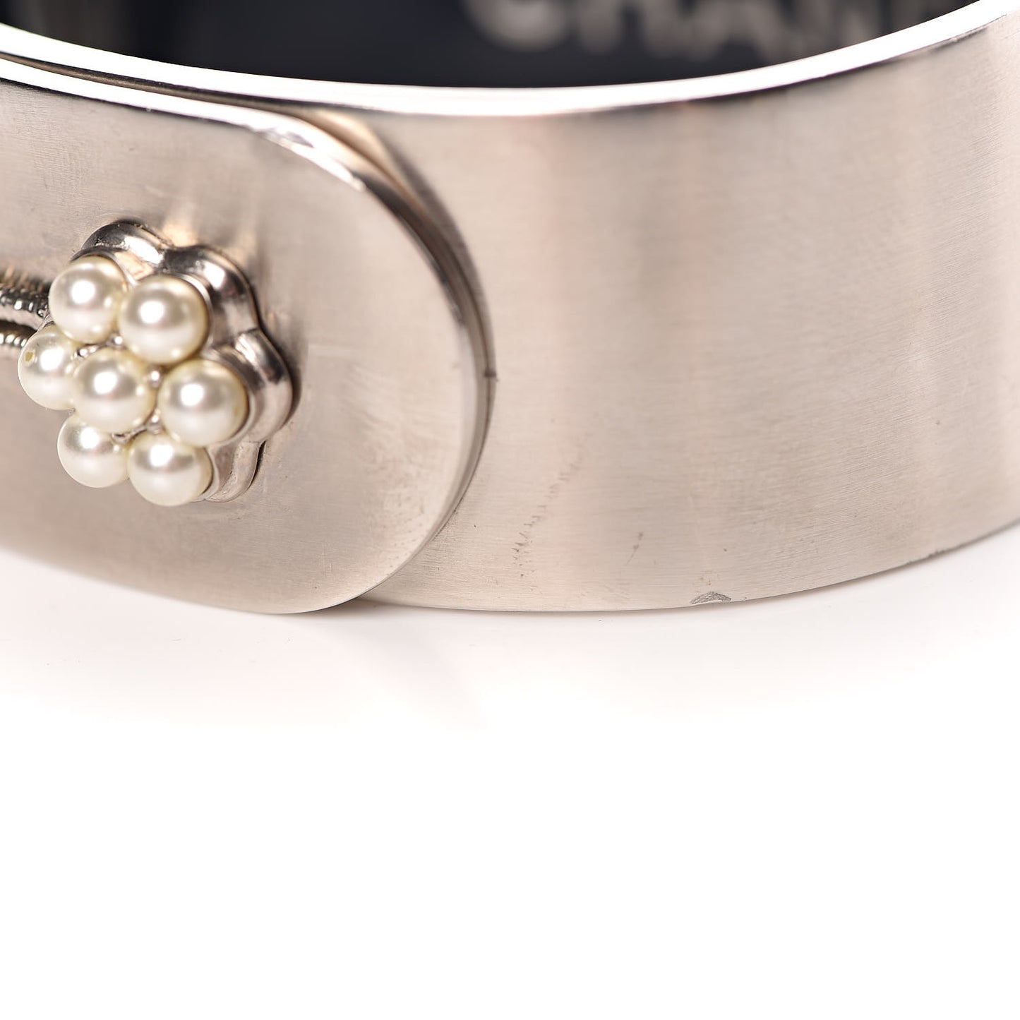 Metal Pearl CC Cuff Silver