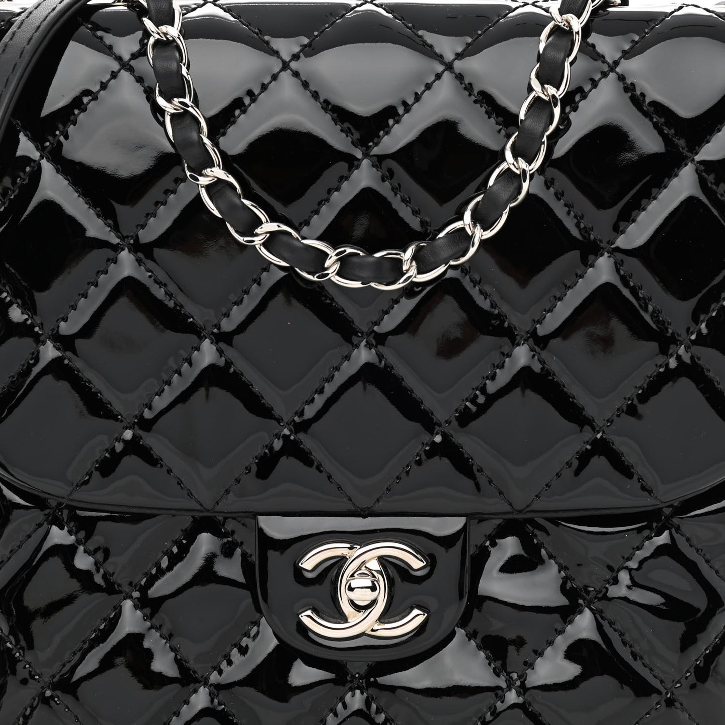 Patent Calfskin Quilted Medium Bubble CC Flap Black