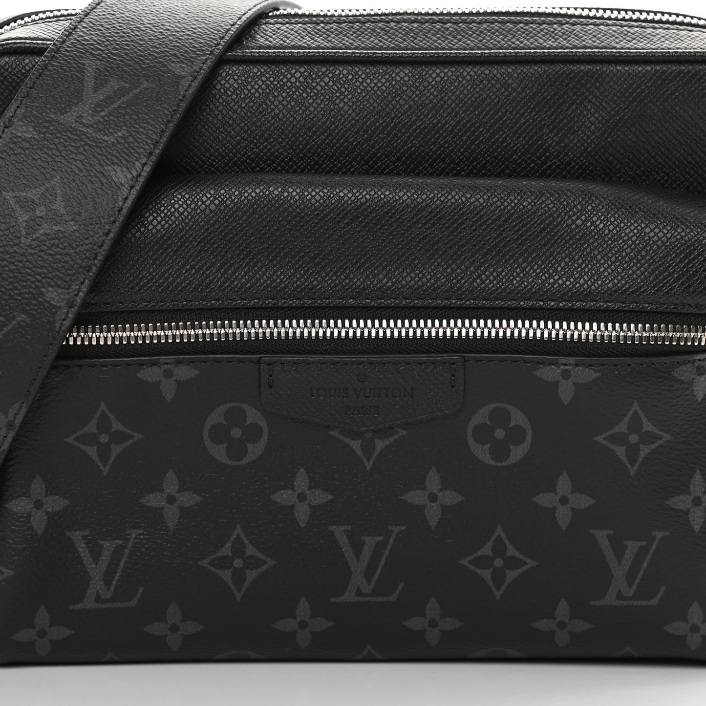Taiga Monogram Eclipse Outdoor Messenger Black