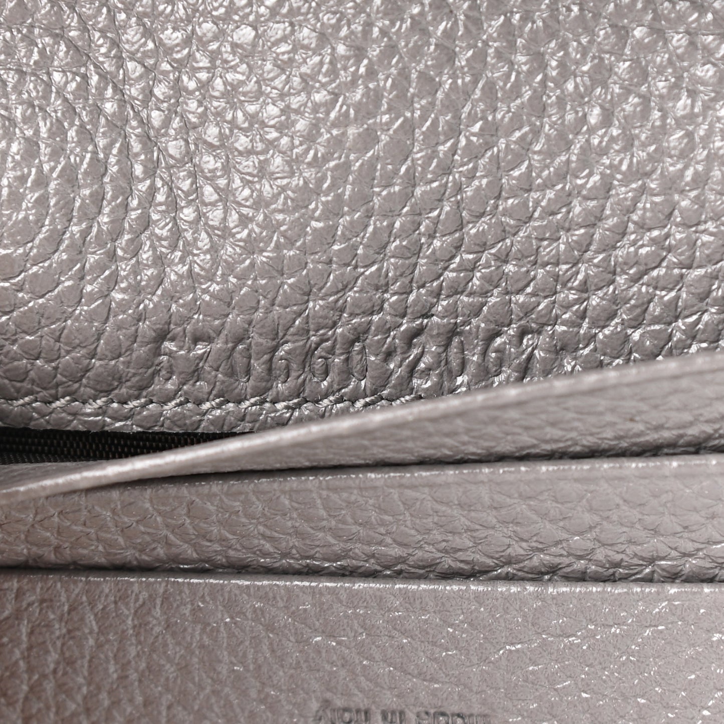 Grainy Calfskin Zumi Chain Card Case Wallet Dusty Grey