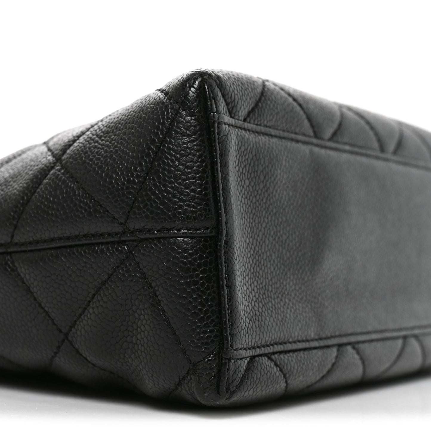 Caviar Diamond Flap Shoulder Bag Black