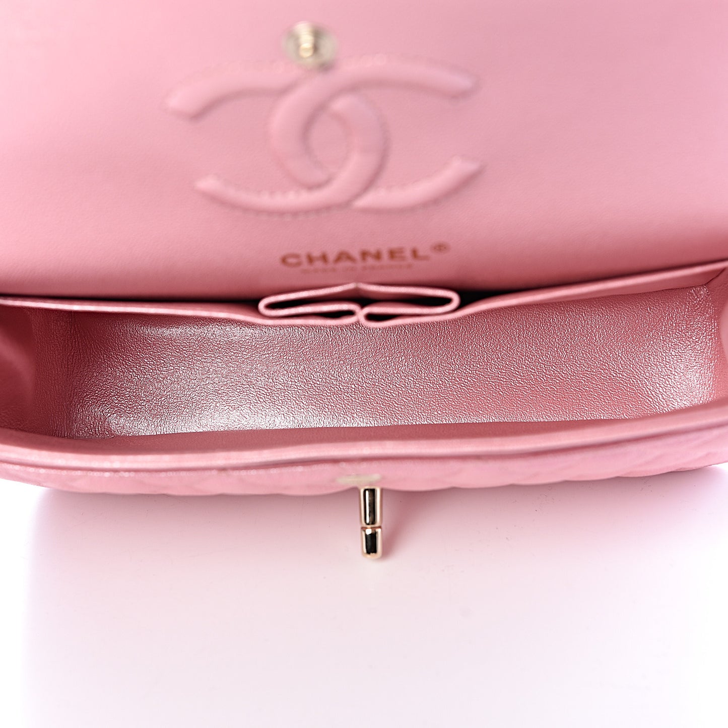 Iridescent Caviar Quilted Small Double Flap Pink