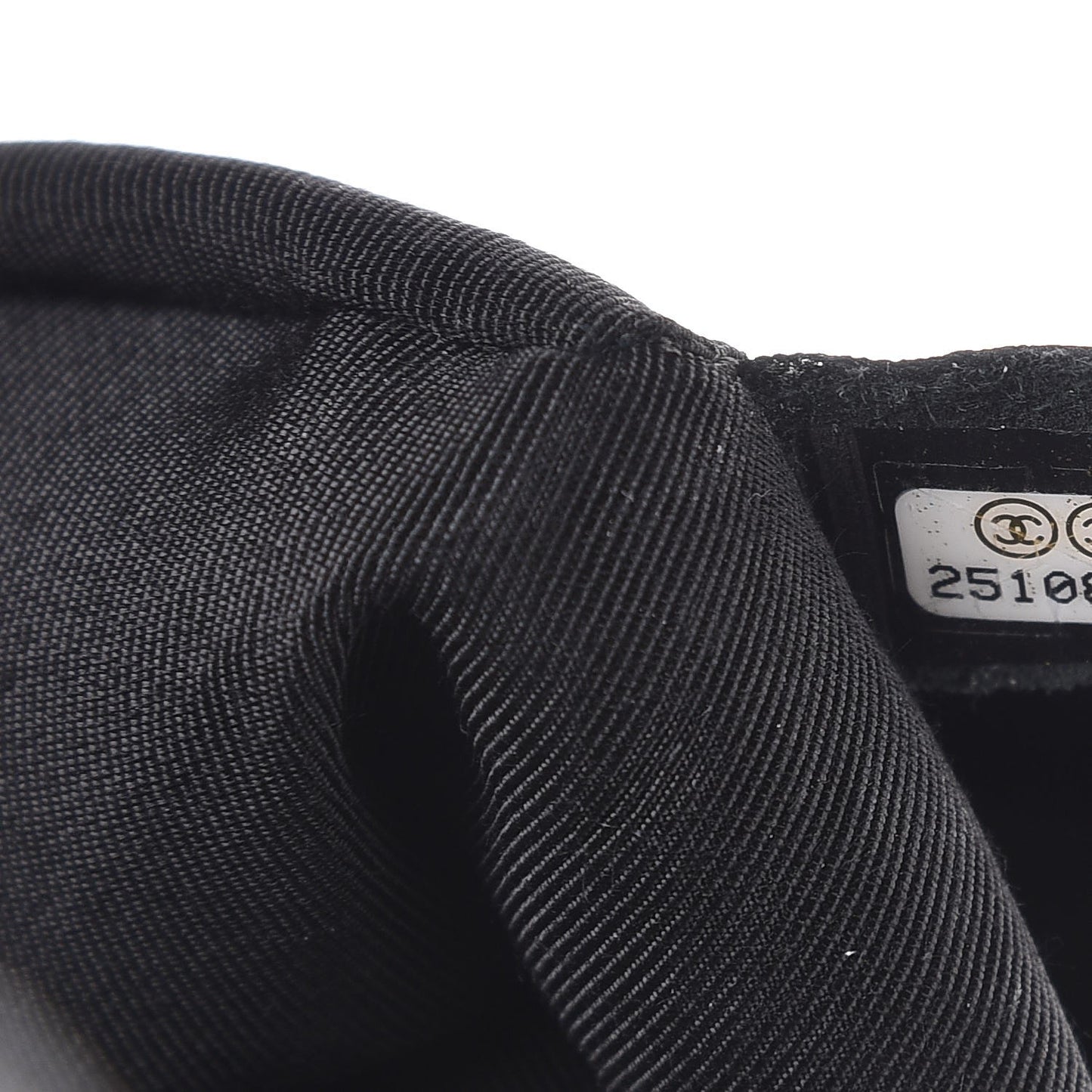 Caviar Quilted Medium Boy Flap Black