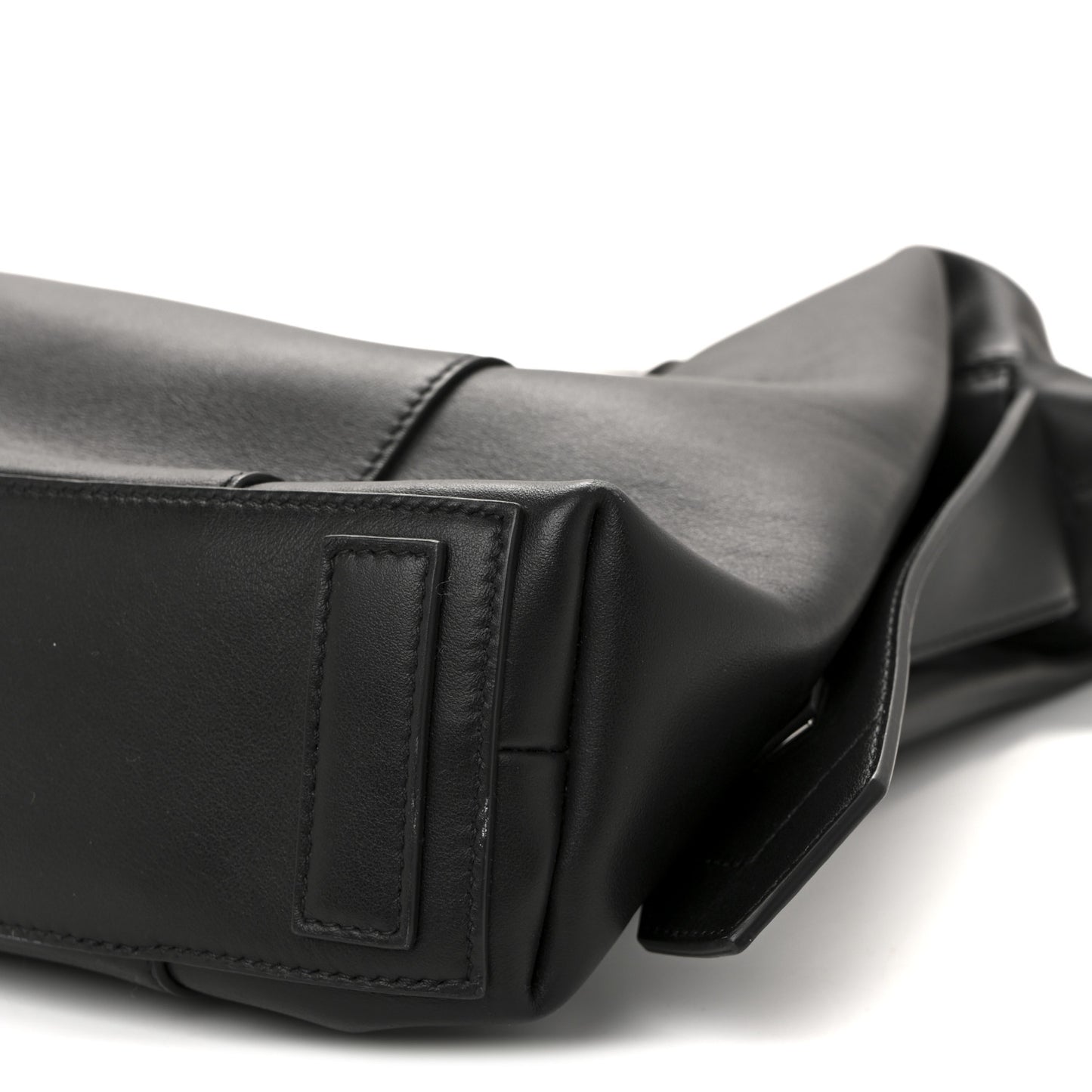 Smooth Calfskin Medium Soft Antigona Black