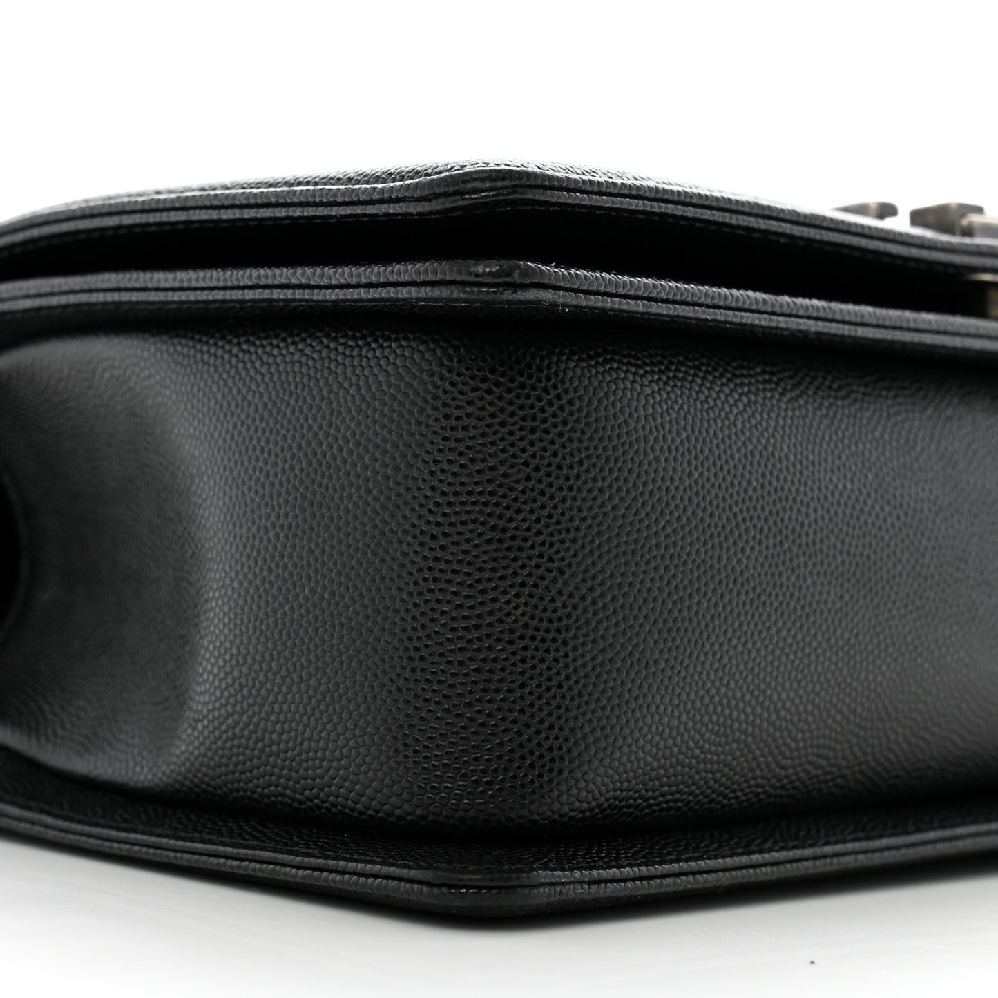 Caviar Quilted Medium Boy Flap Black