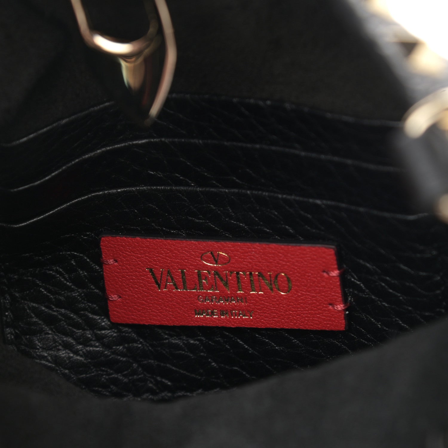 Valentino Garavani Pebbled Calfskin Rockstud Bucket Bag Black 6 of 9