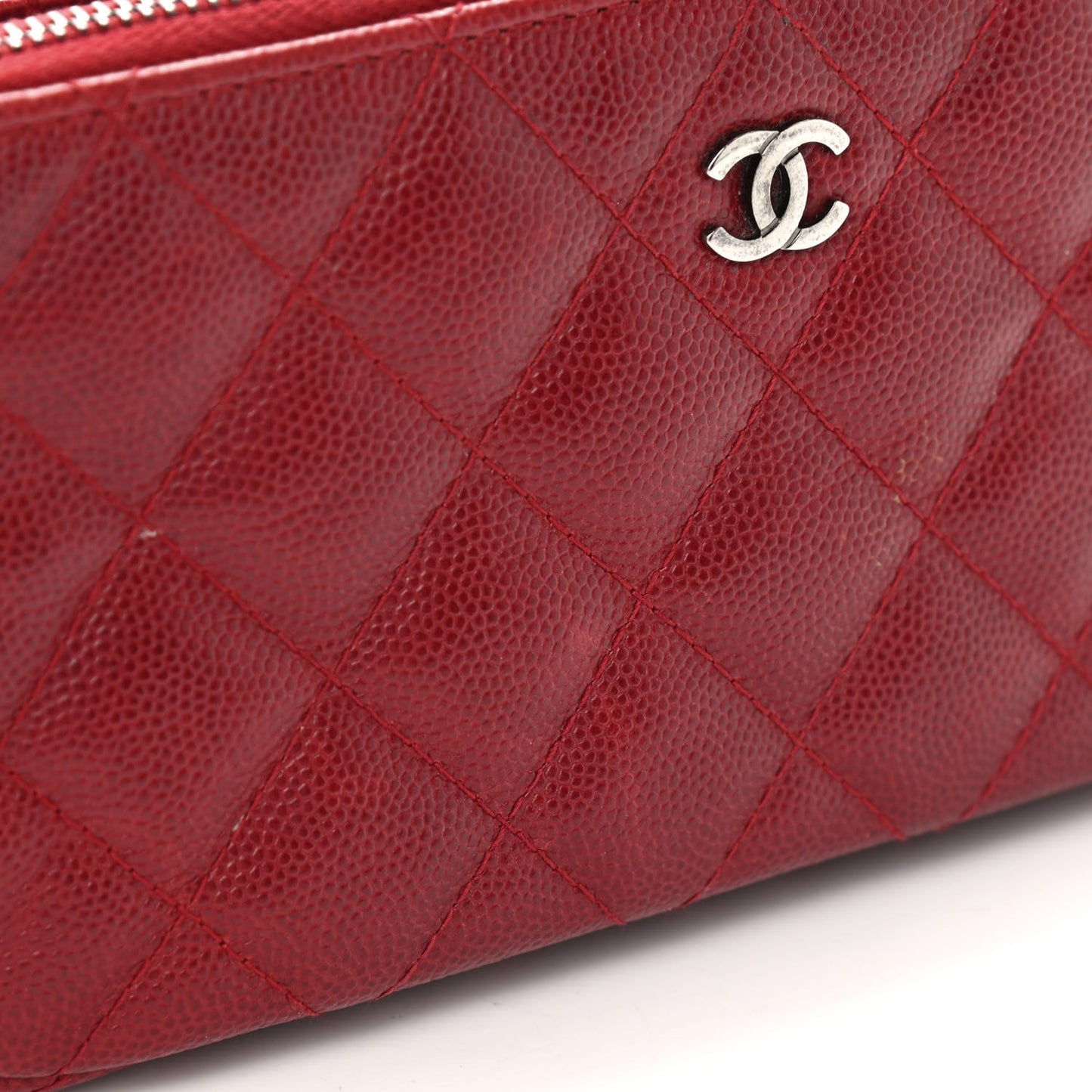 Caviar Quilted Small Clutch With Chain Red