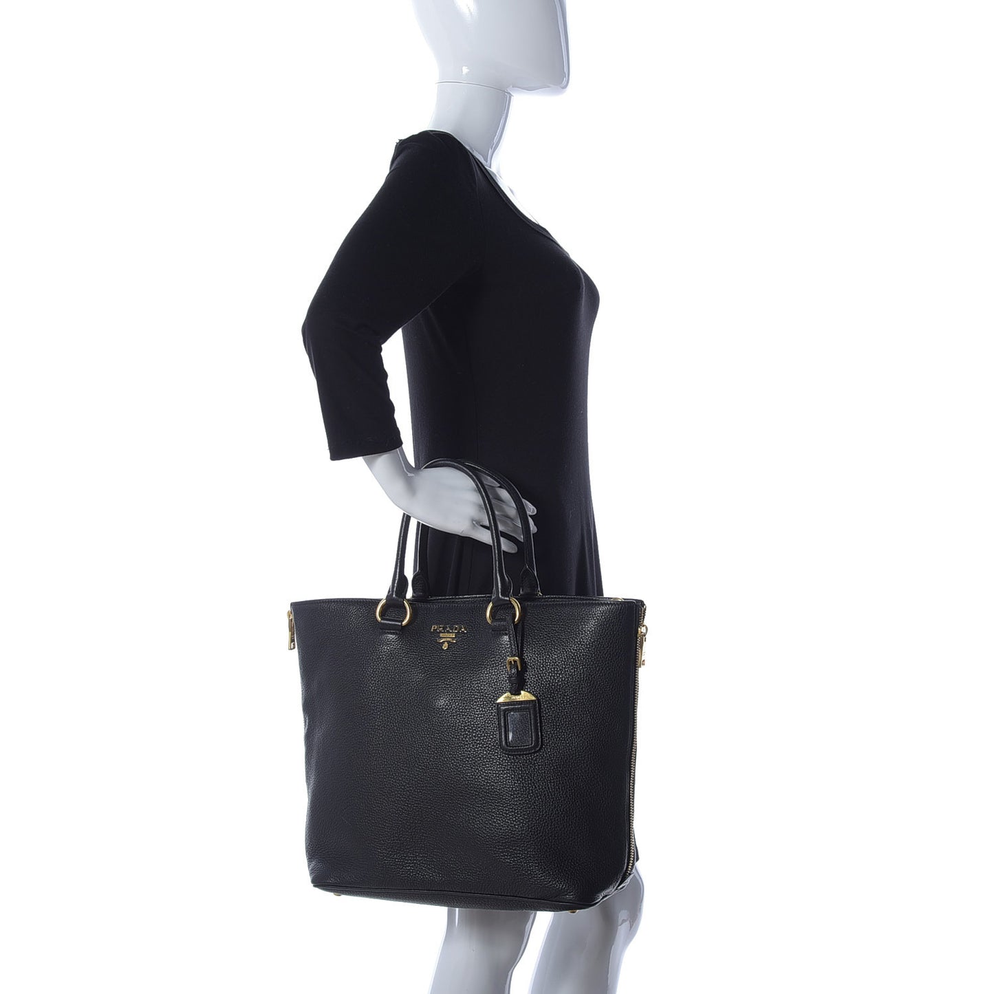 Vitello Daino Side Zip Tote Black