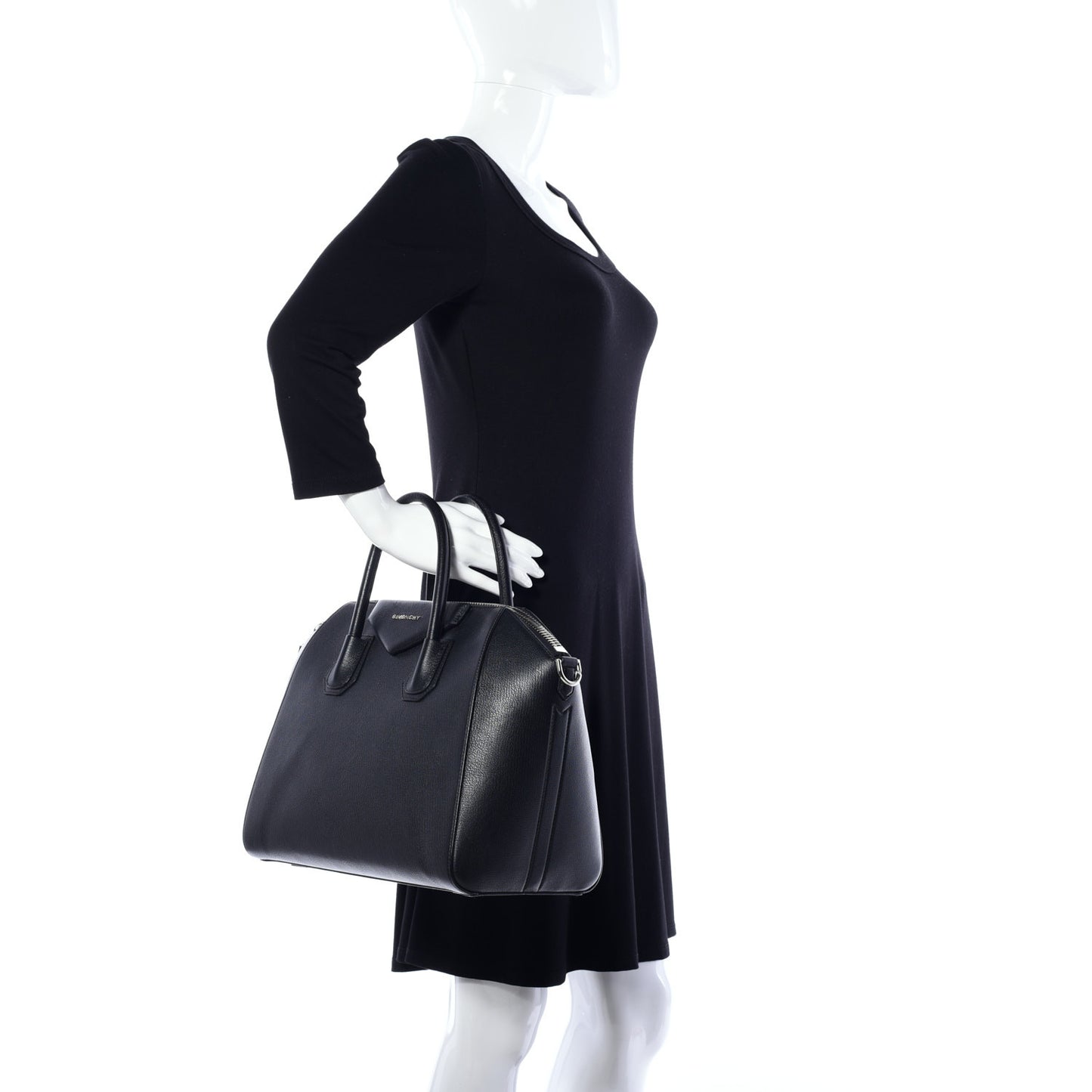 Sugar Goatskin Medium Antigona Black