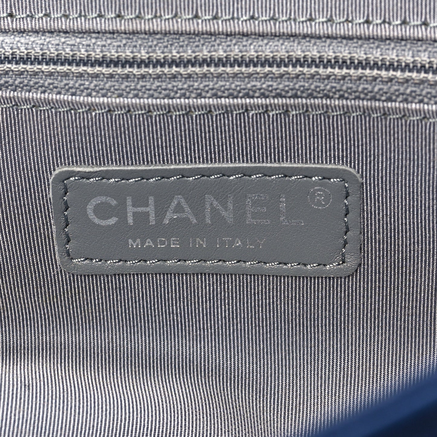 Washed Lambskin Quilted Medium Chain Around Messenger Blue