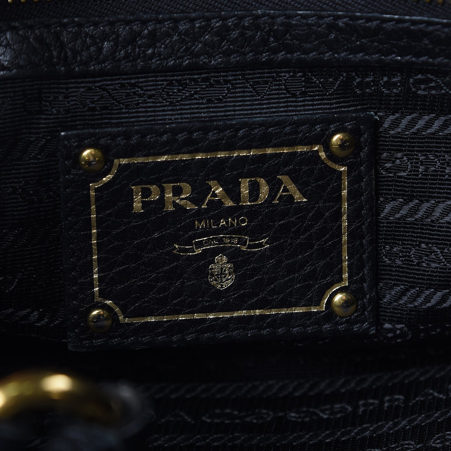 Vitello Daino Hobo Black