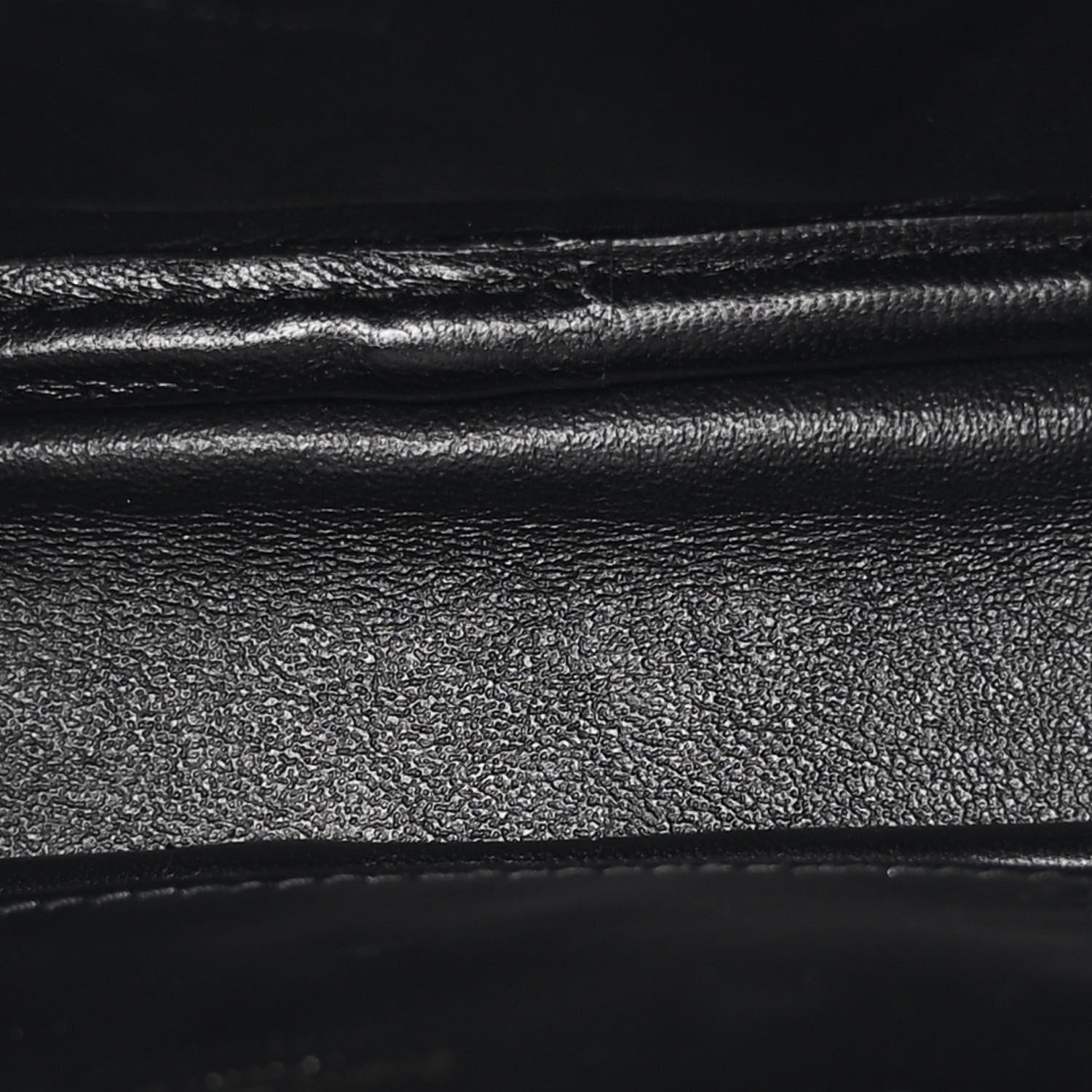 Saint Laurent Grain De Poudre Matelasse Monochrome Monogram Mini Lou Camera Bag Black 5 of 9
