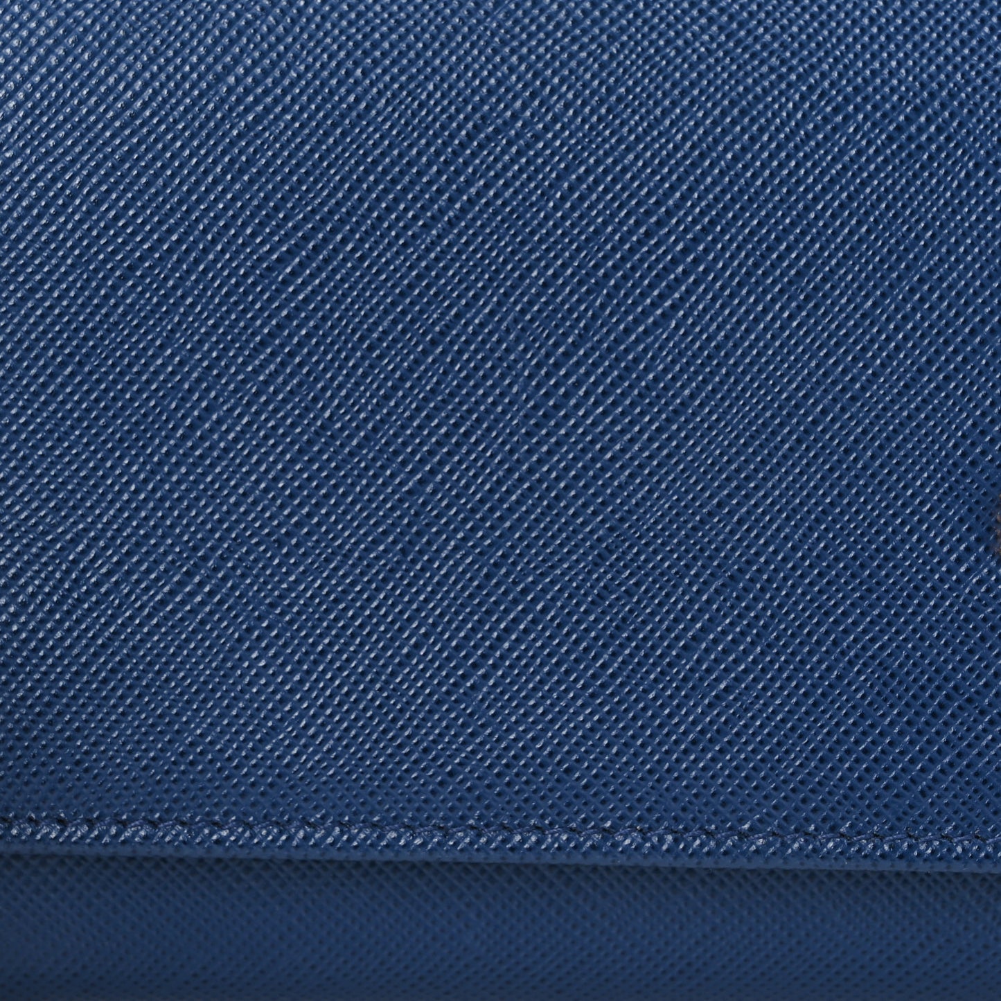 Saffiano Metal Oro Chain Wallet Bleuette