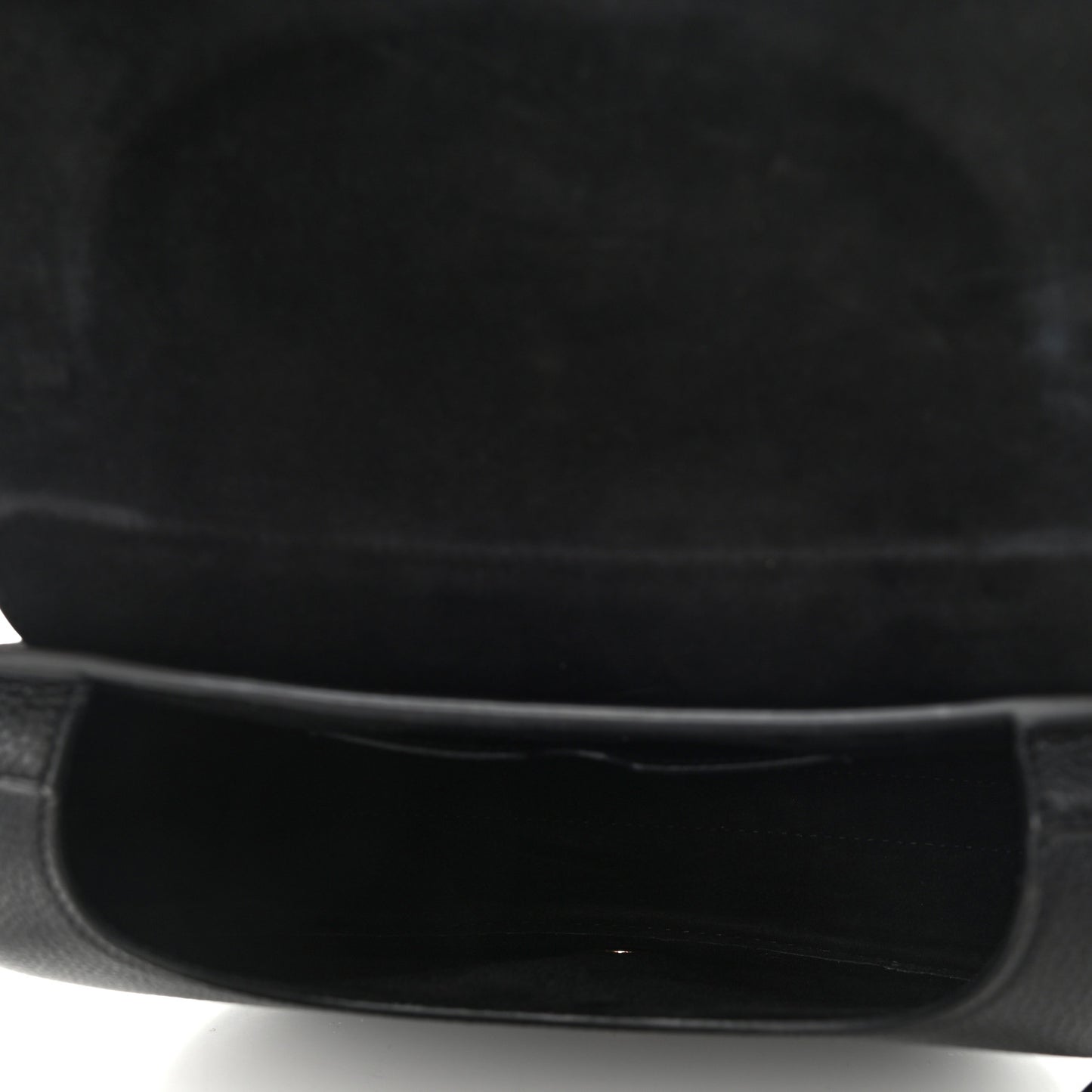 Grained Calfskin Medium Bobby Flap Black