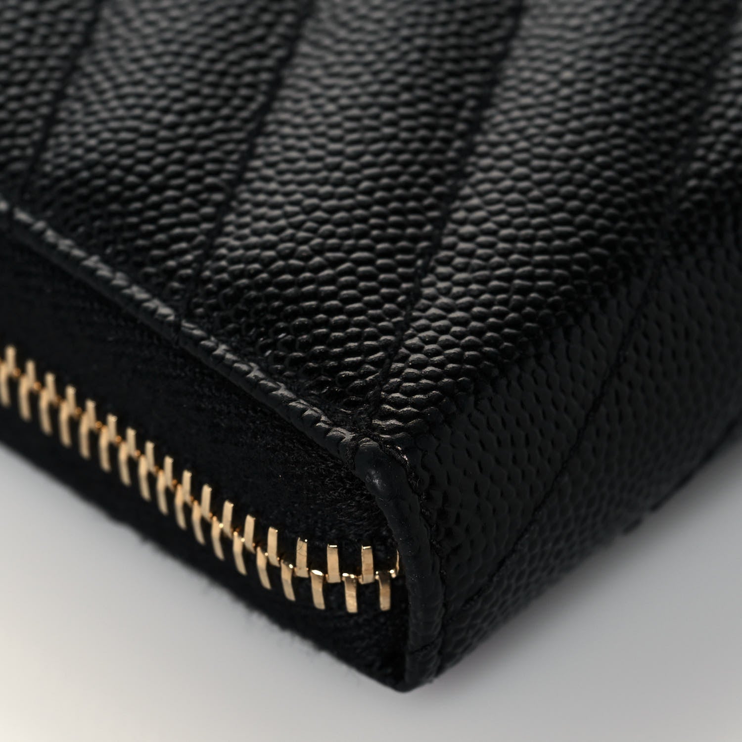 Saint Laurent Grain De Poudre Matelasse Chevron Monogram Zip Around Wallet Black 10 of 12