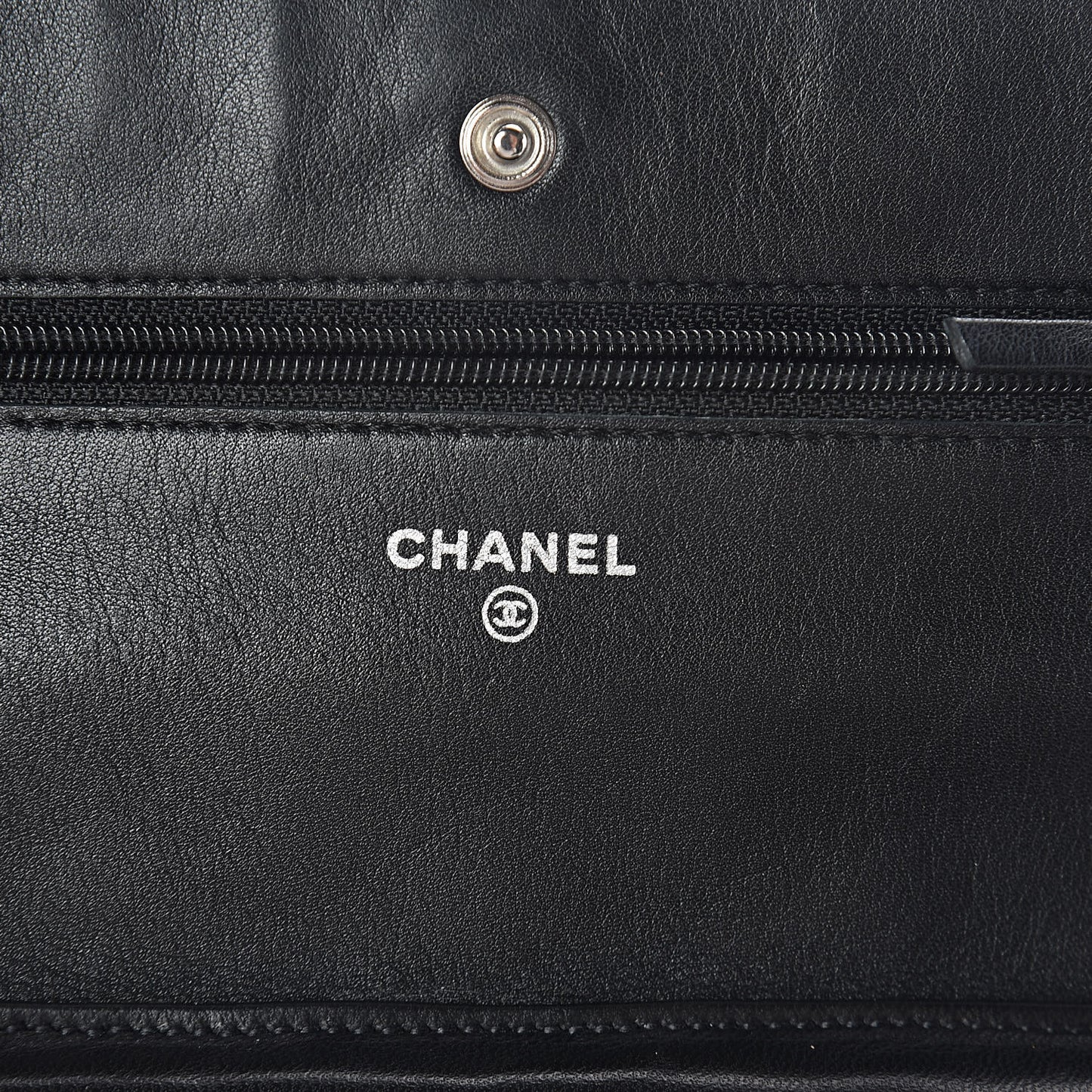 Patent Quilted Wallet On Chain WOC Black
