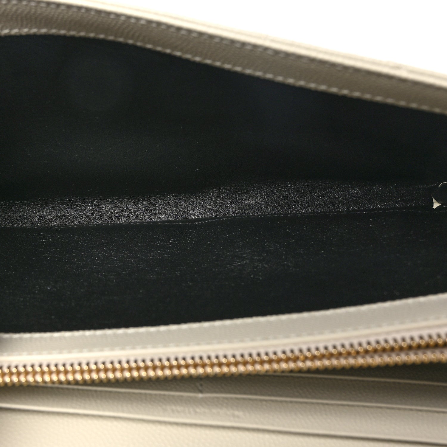 Saint Laurent Grain De Poudre Matelasse Chevron Monogram Chain Wallet Crema Soft 4 of 10