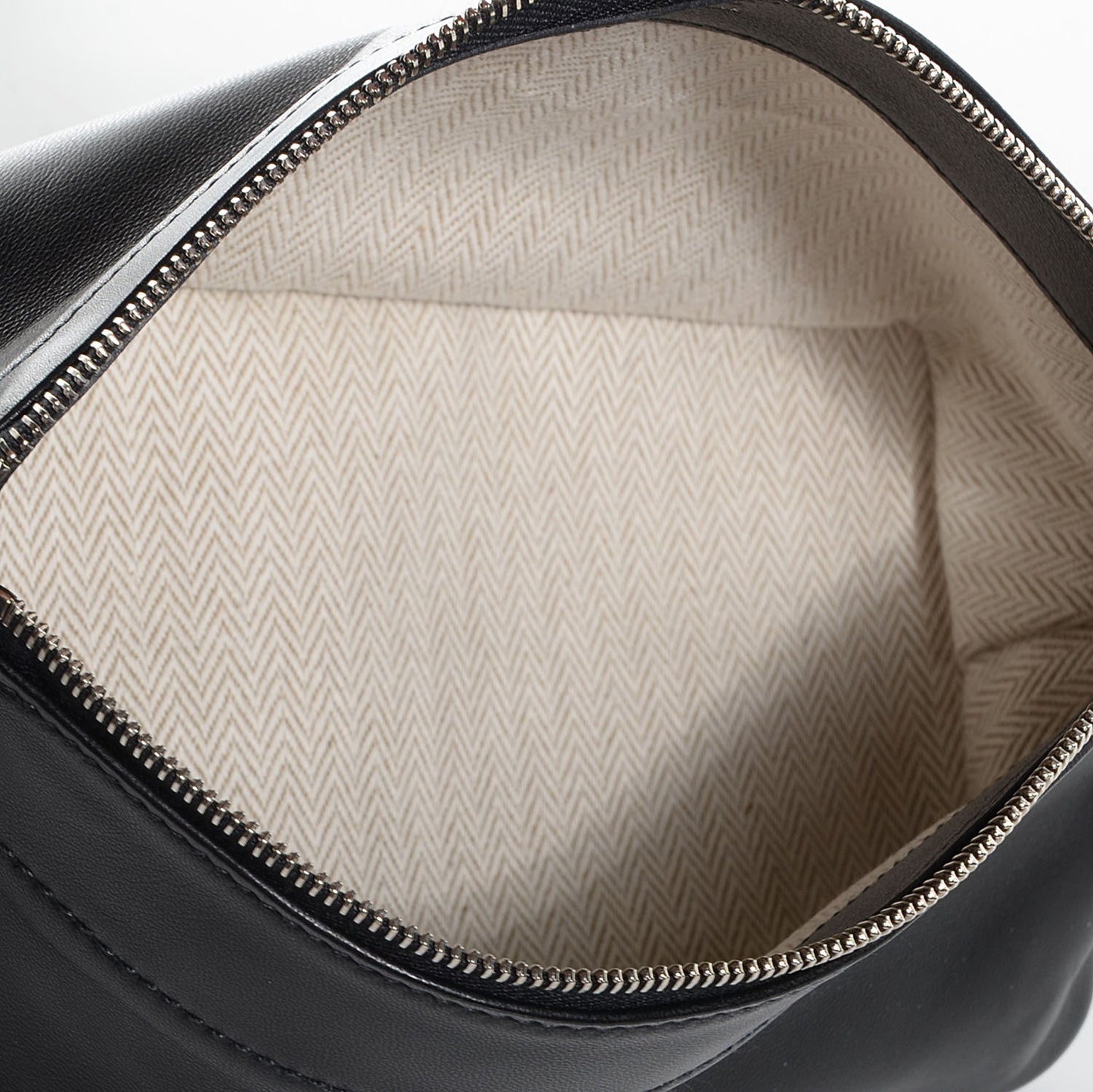 Lambskin Tohubohu Pouch PM Black