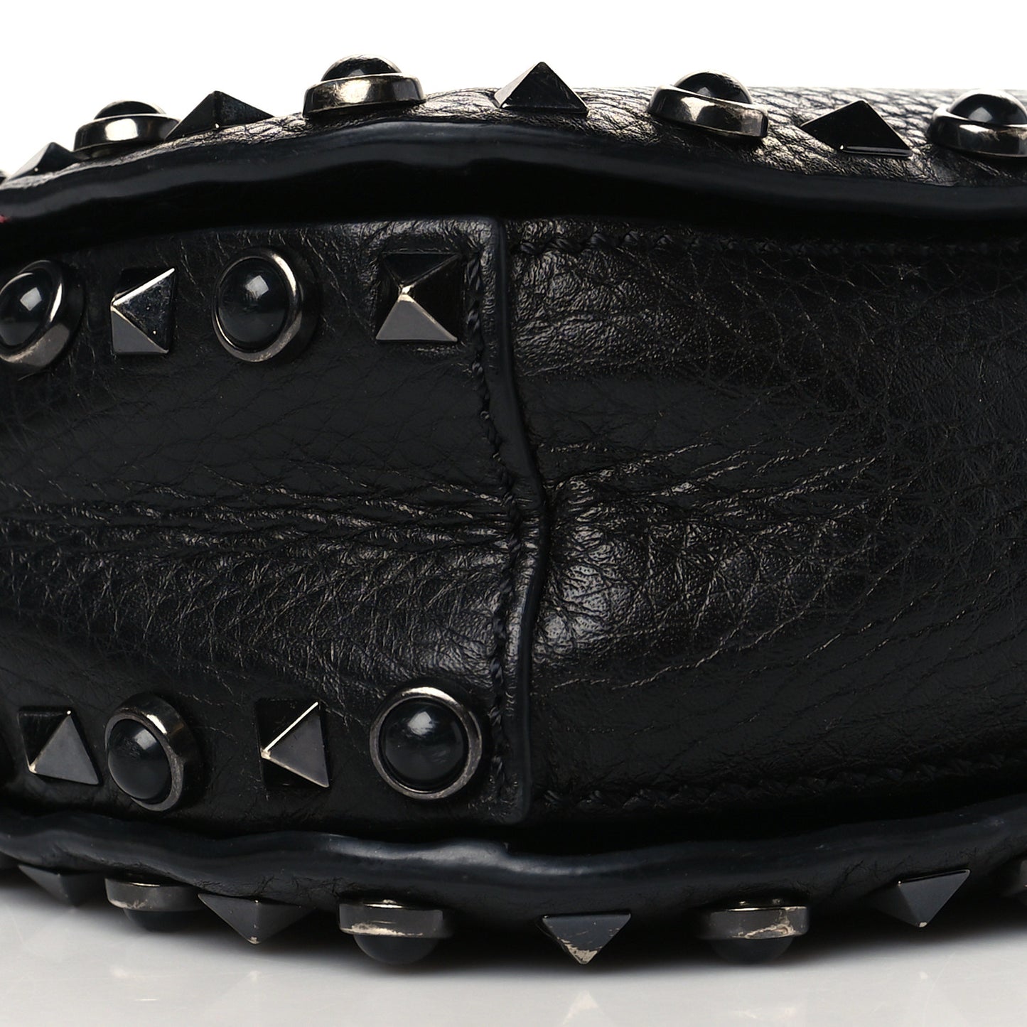 Pebbled Calfskin Onyx Medium Rockstud Rolling Flap Saddle Bag Black