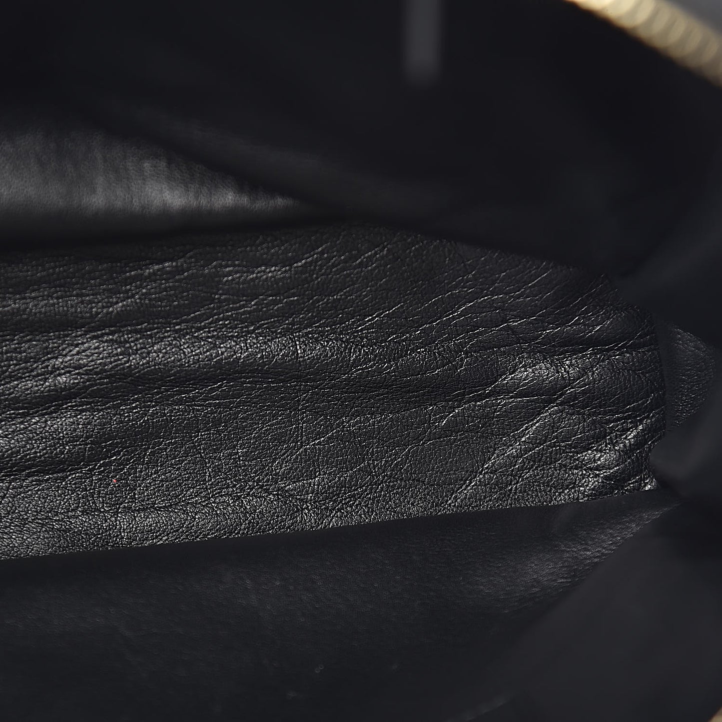 Vitello Macro Rockstud Runway Tote Black