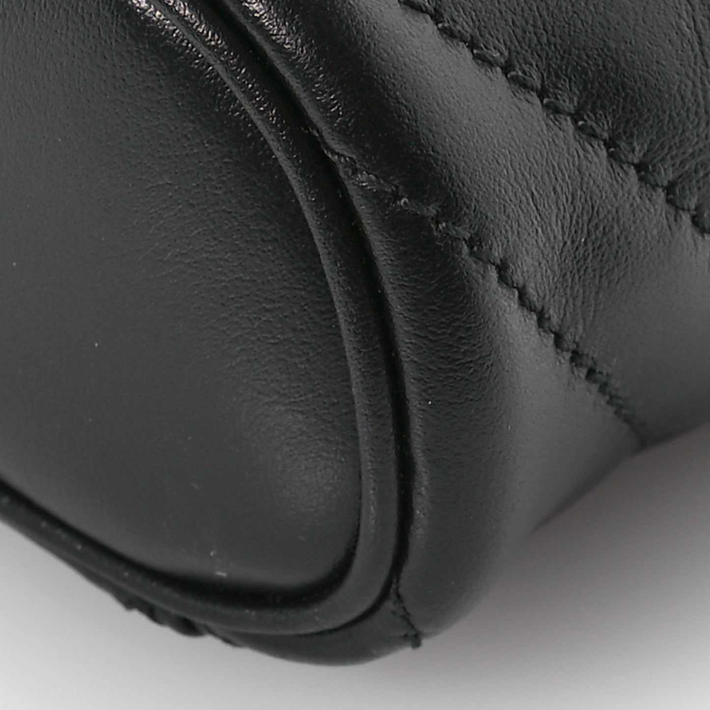 Calfskin Matelasse Chevron Mini GG Marmont Top Handle Bag Black