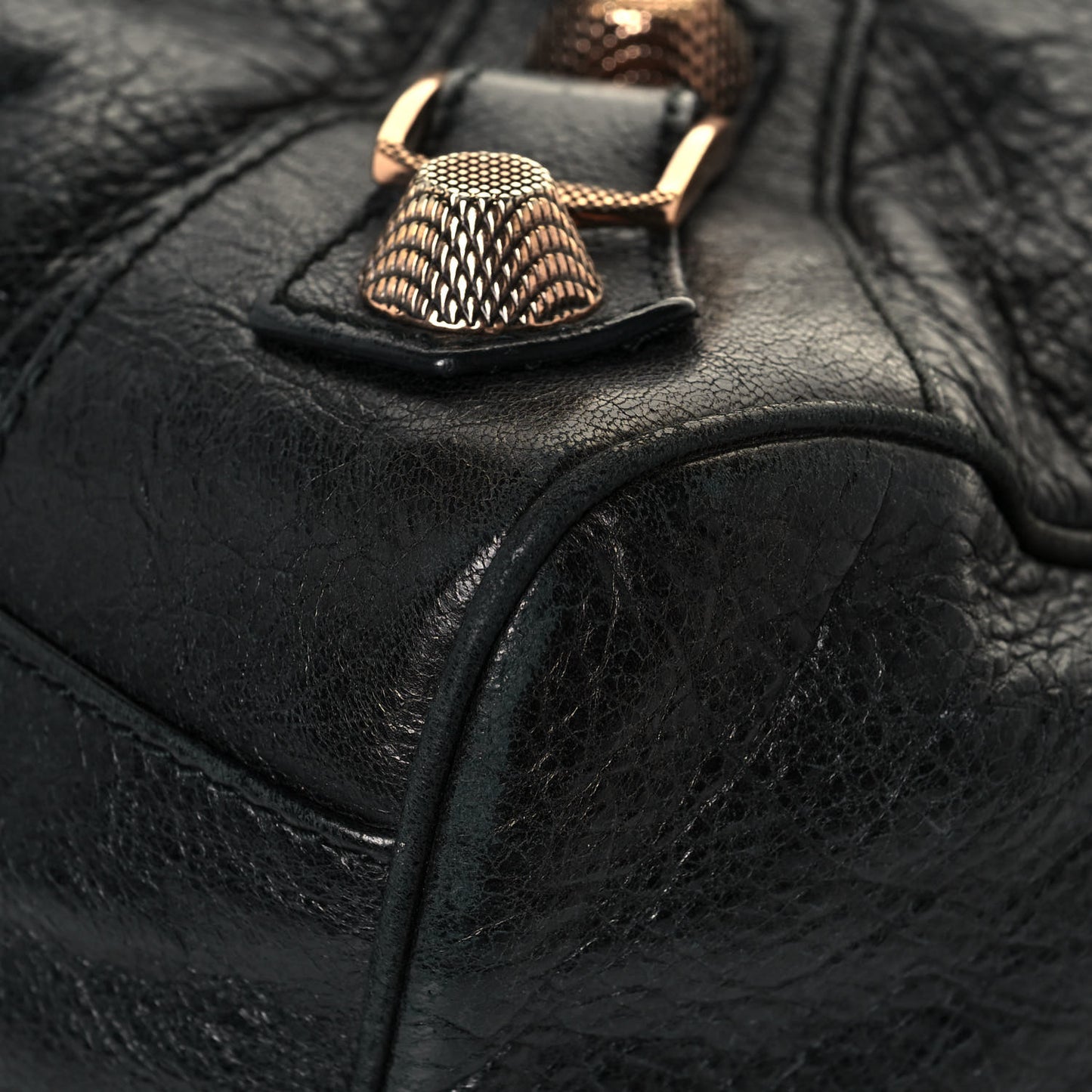 Agneau Giant 21 Gold Hardware Velo Black