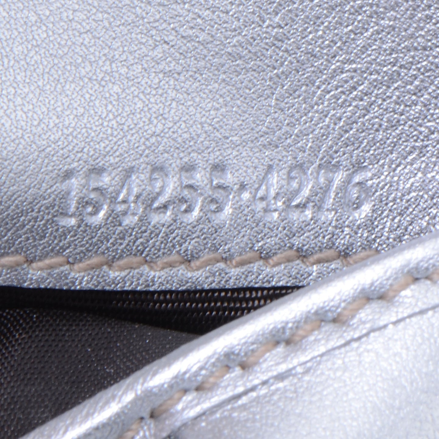Guccissima D Ring Compact Wallet Metallic Silver