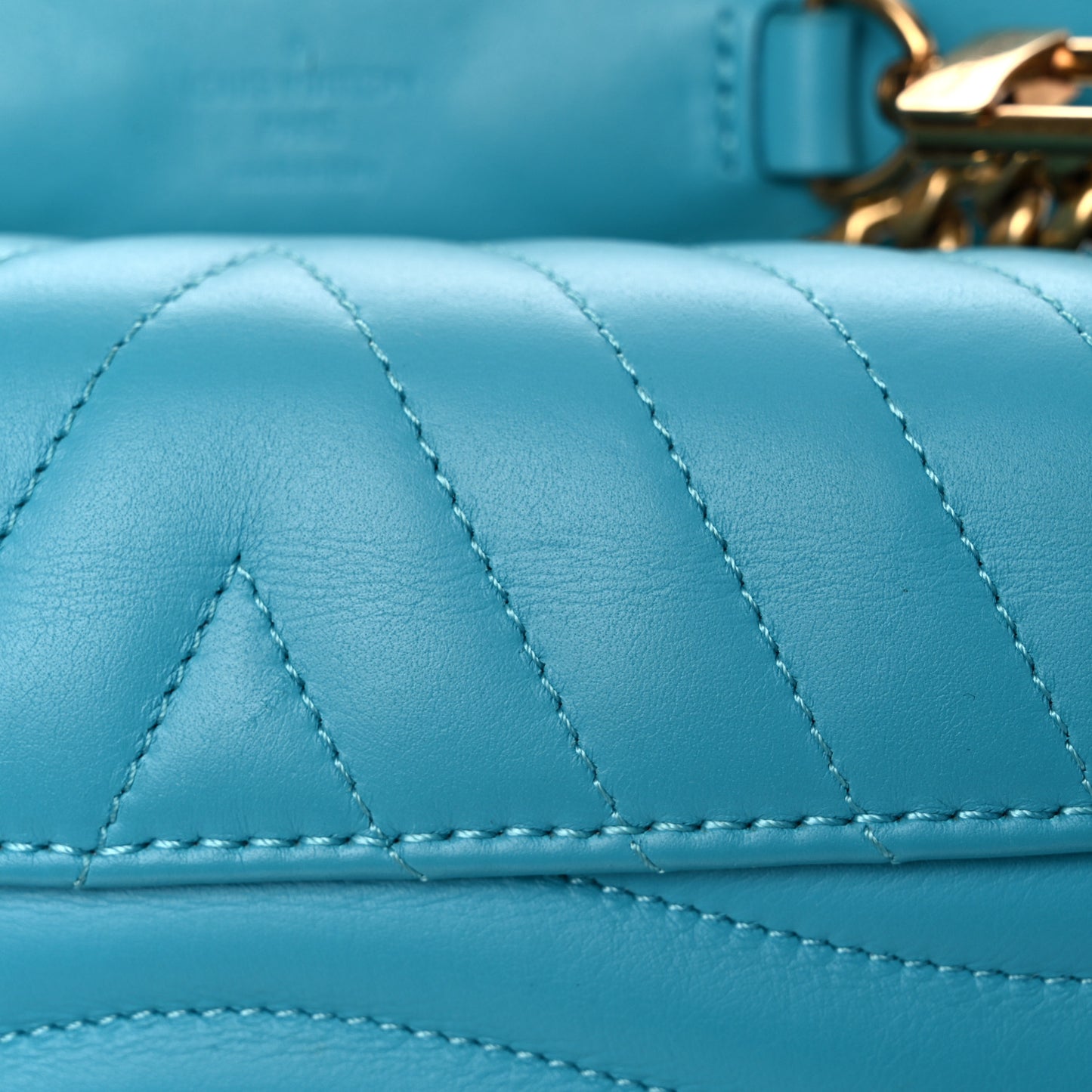 Calfskin New Wave Chain PM Malibu Green