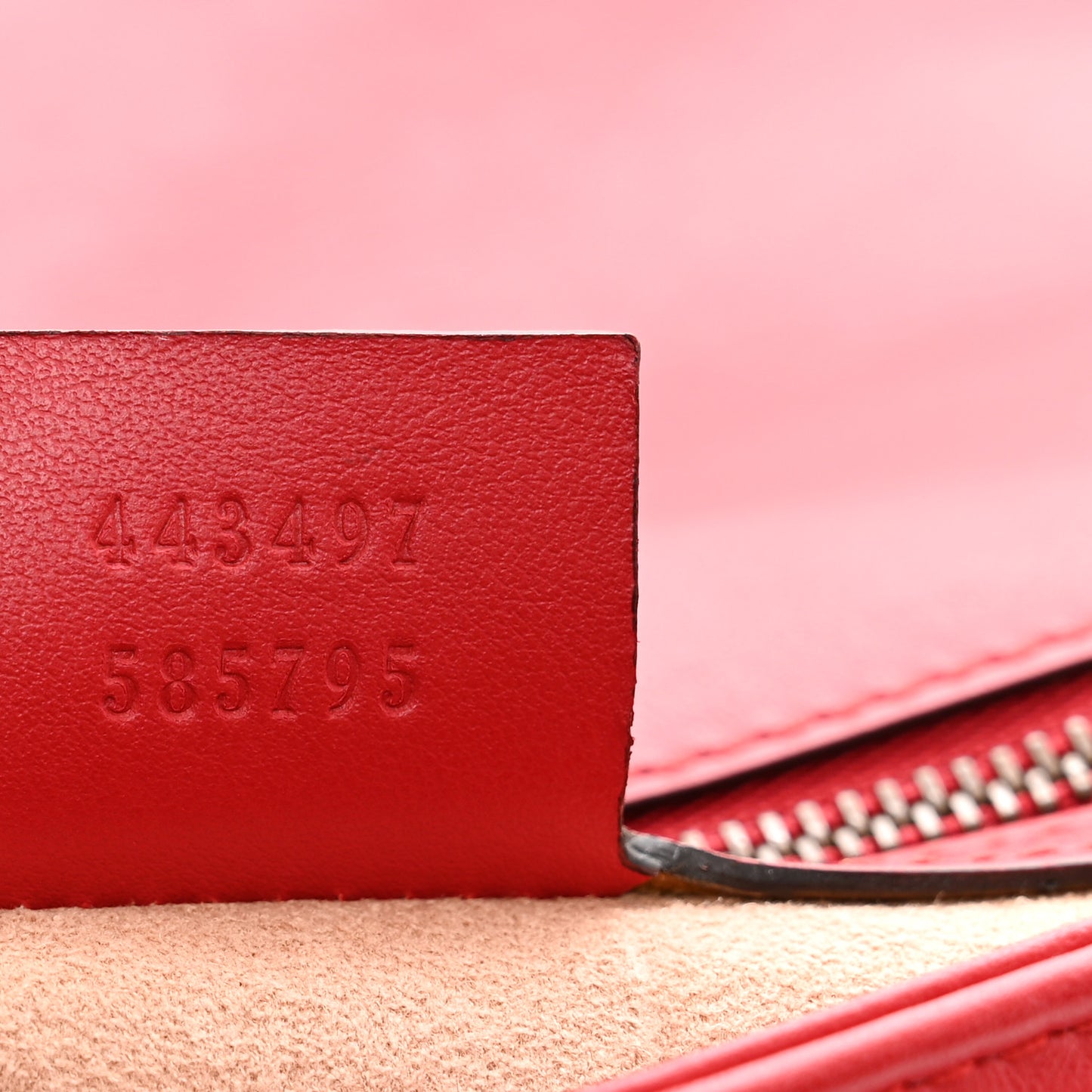 Calfskin Matelasse Small GG Marmont Shoulder Bag Hibiscus Red