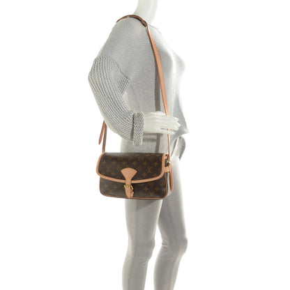 Louis Vuitton Monogram Sologne 2 of 7