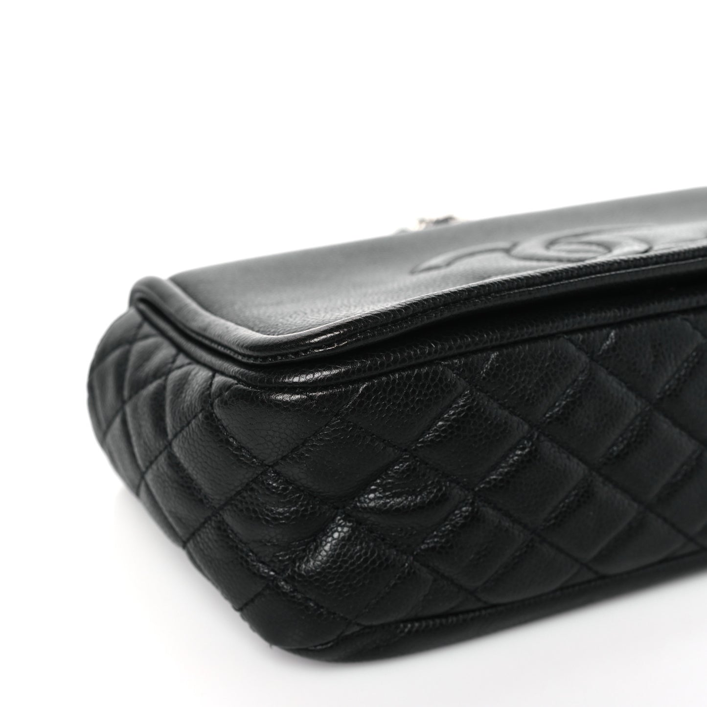 Caviar Medium Timeless CC Flap Black