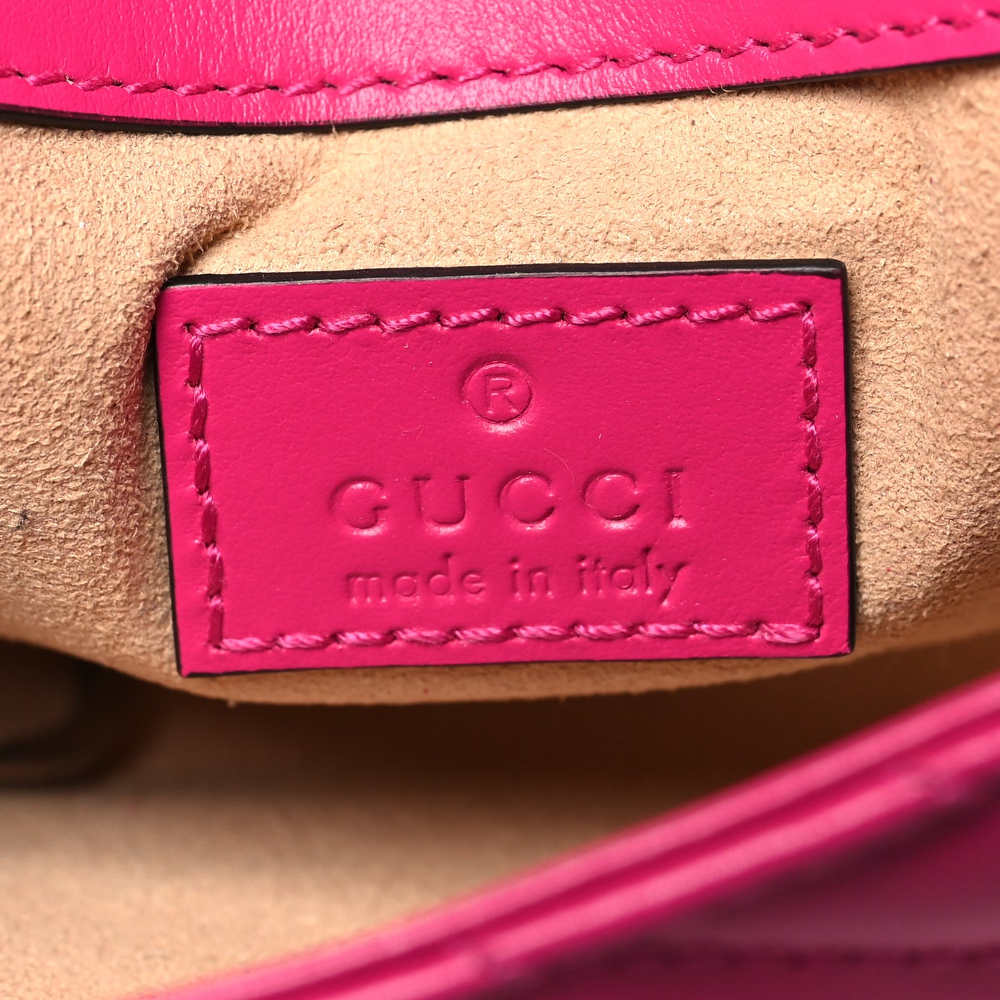 Calfskin Matelasse Monochrome GG Marmont Chain Belt Bag Classic Fuxia