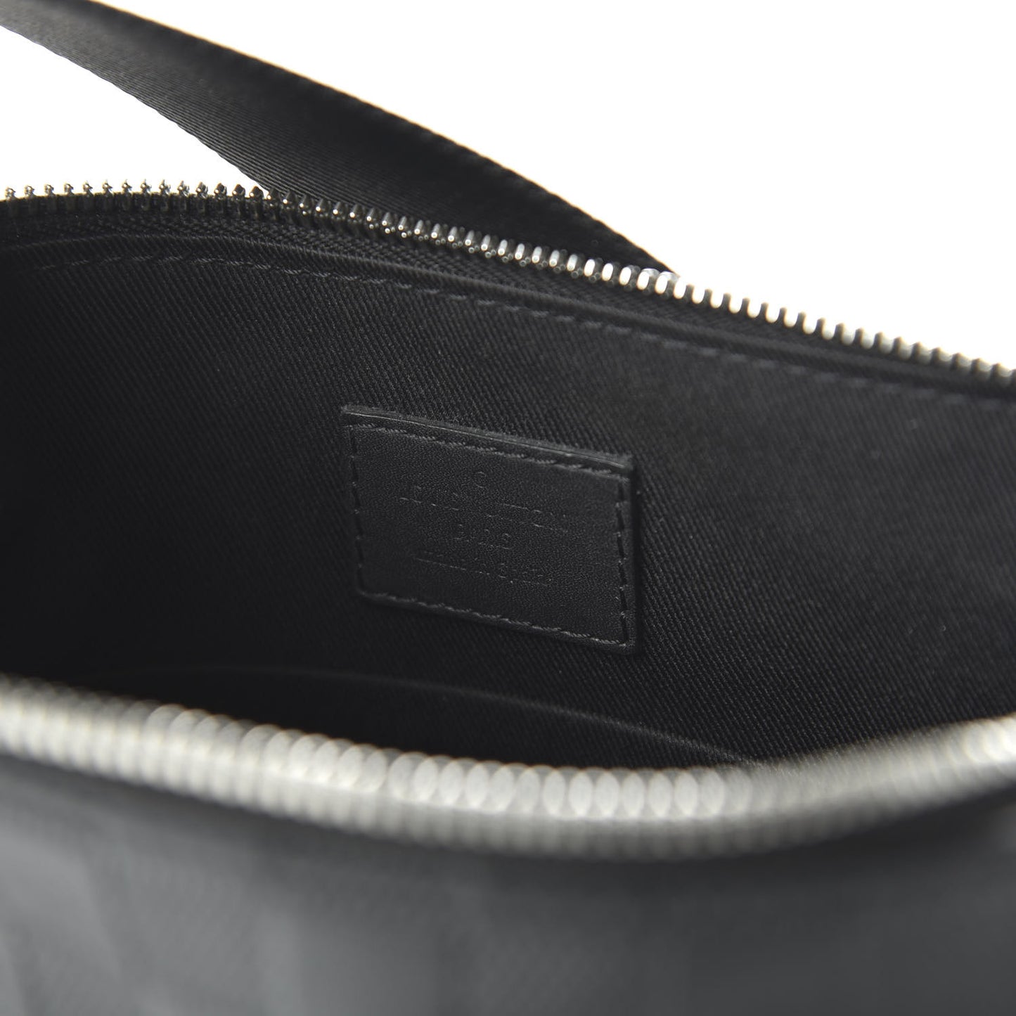 Damier Infini Discovery Messenger BB Onyx