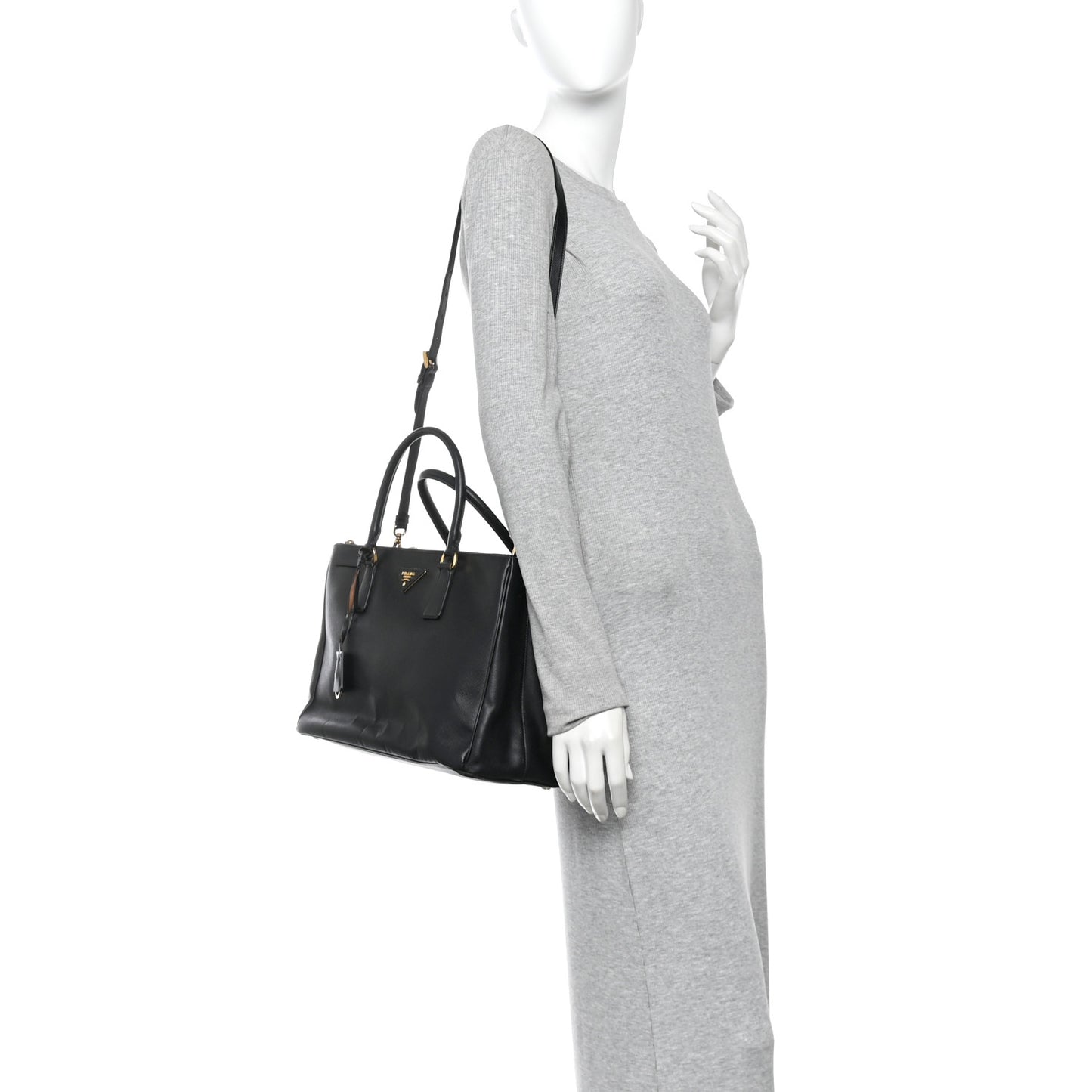 Saffiano Lux Medium Galleria Double Zip Tote Black