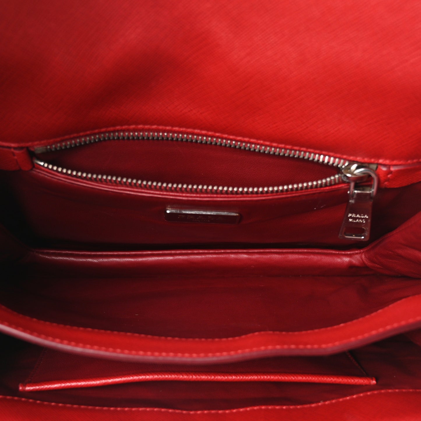 Saffiano Soft Sound Shoulder Bag Rosso